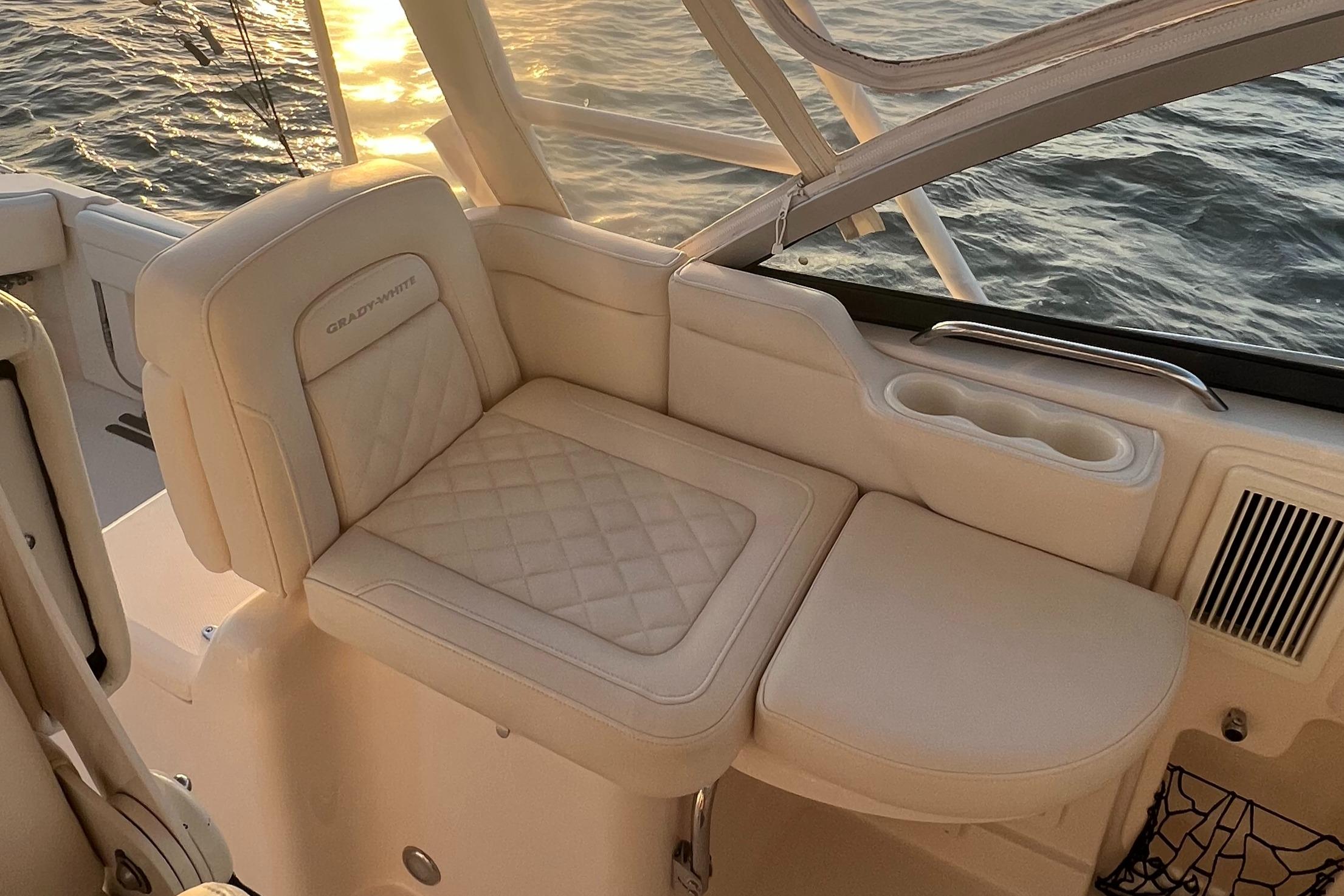 Grady-White Movin On - Helm Deck, Seating