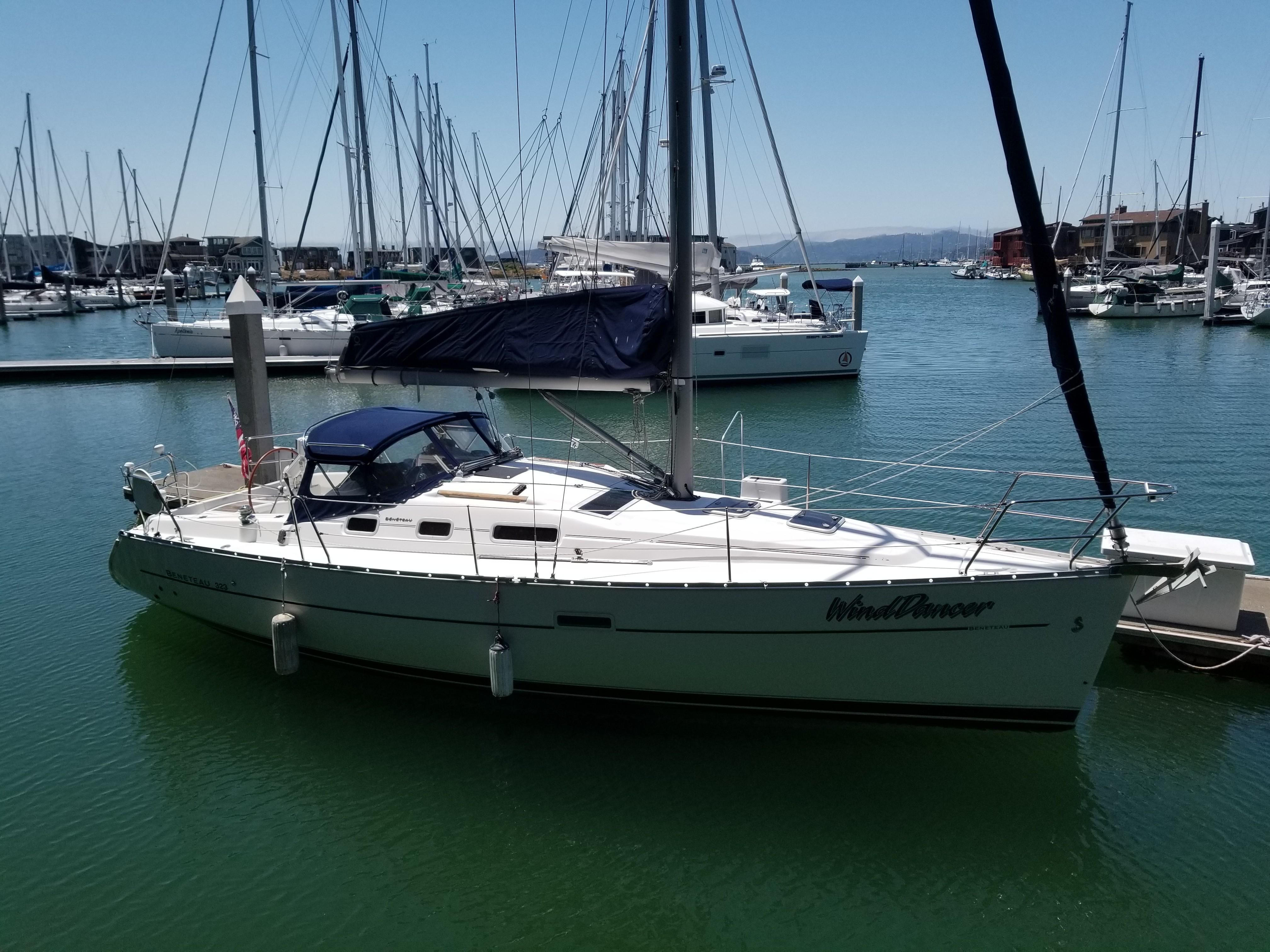 32 beneteau sailboat