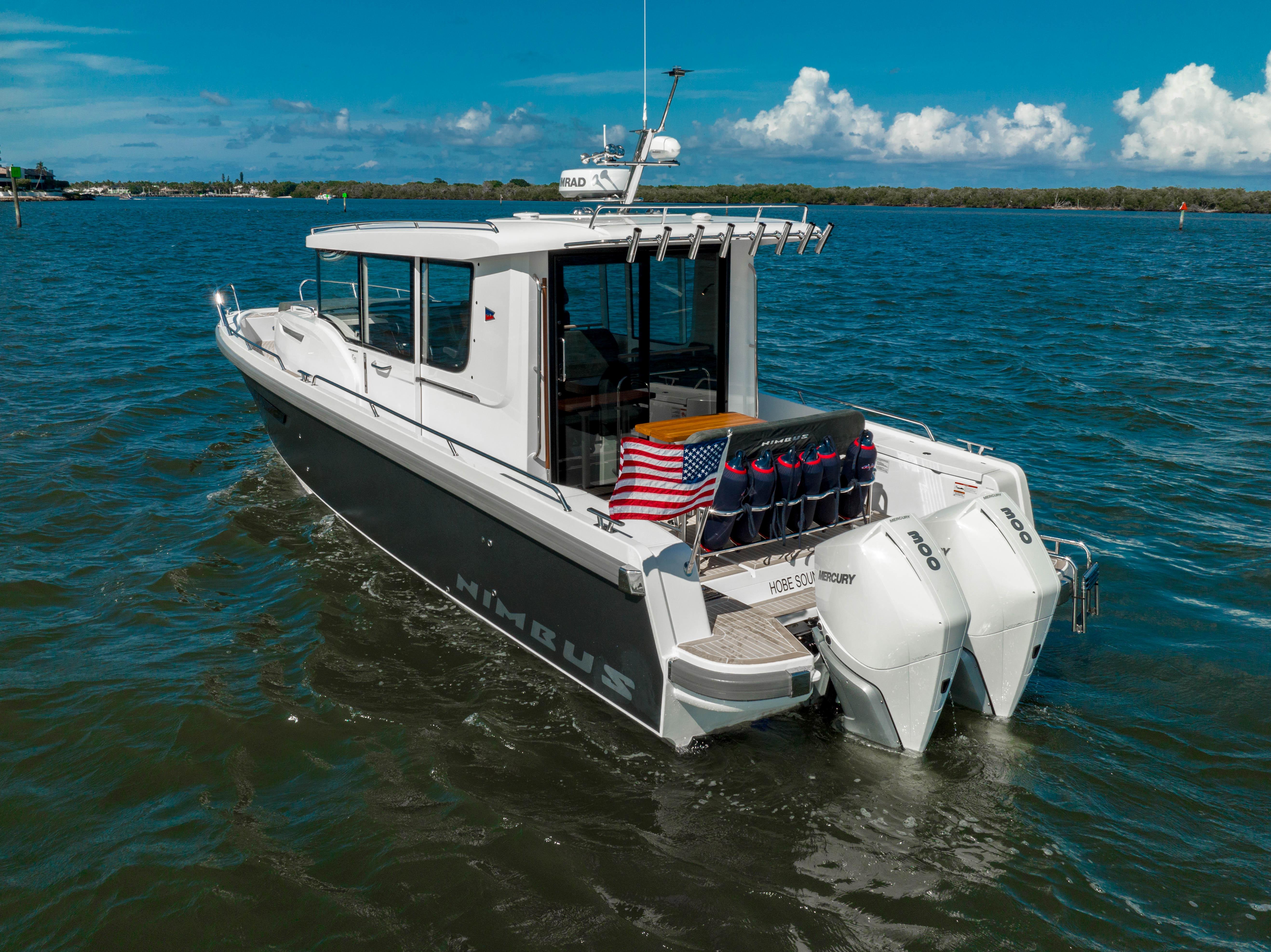 Nimbus 40 No Name - Stern Profile on water