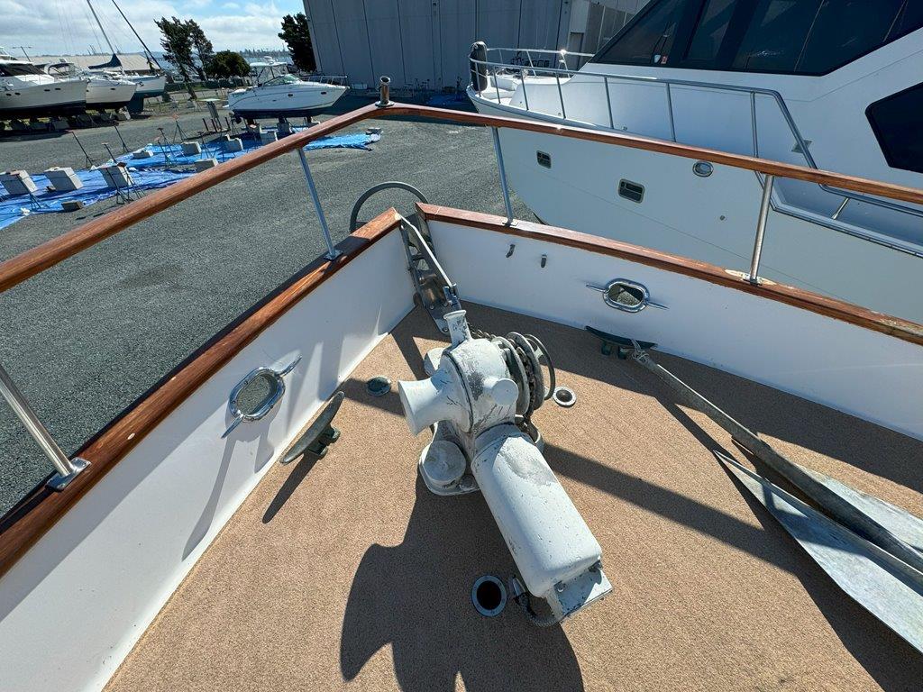 Ocean Alexander-50 MK1 1980 -WA-US-Bow of 1980 Ocean Alexander 50 MK1 yacht with anchor and winch system.-9725618 | Thumbnail