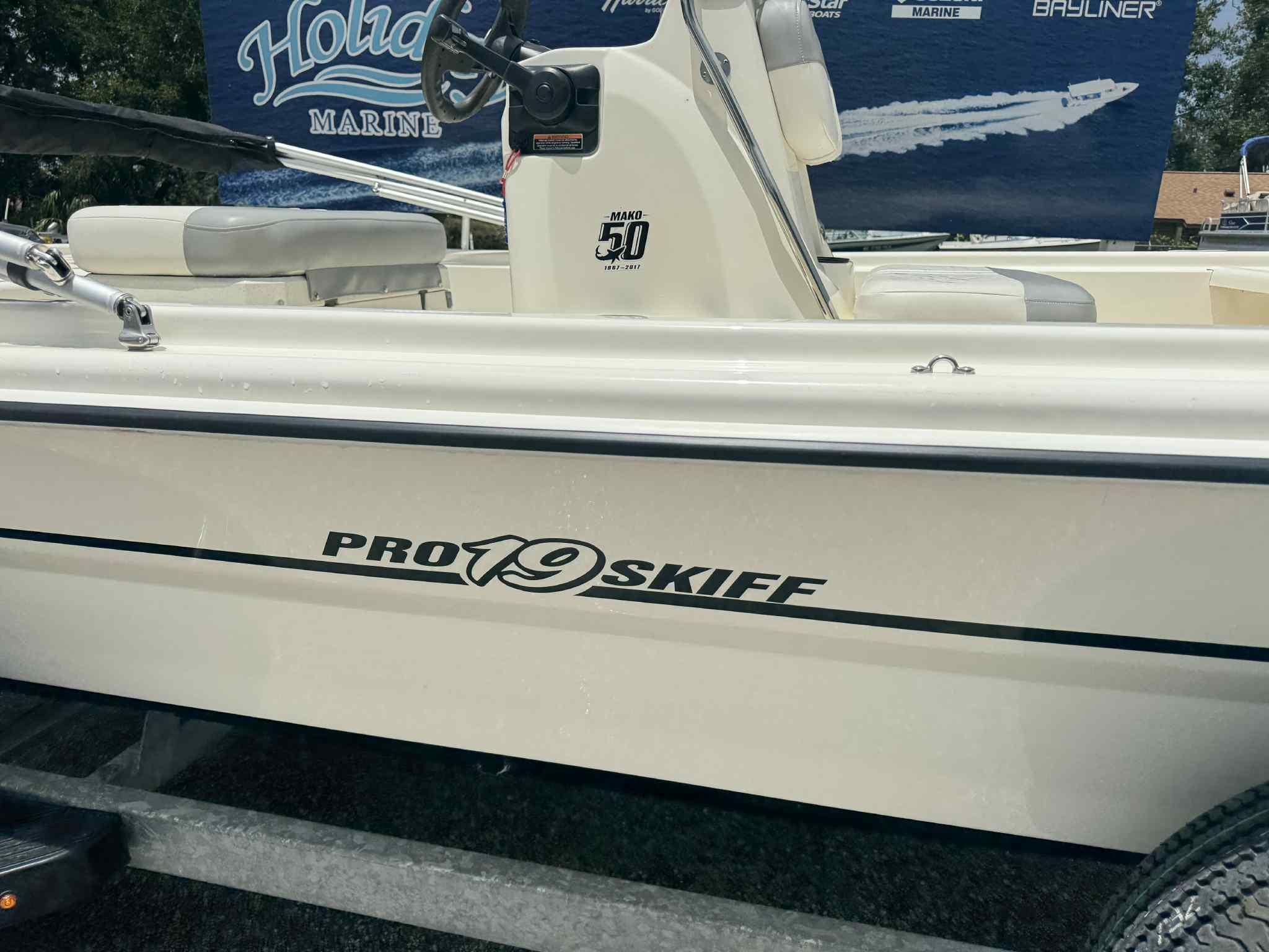 2018 Mako Pro Skiff 19 CC-10