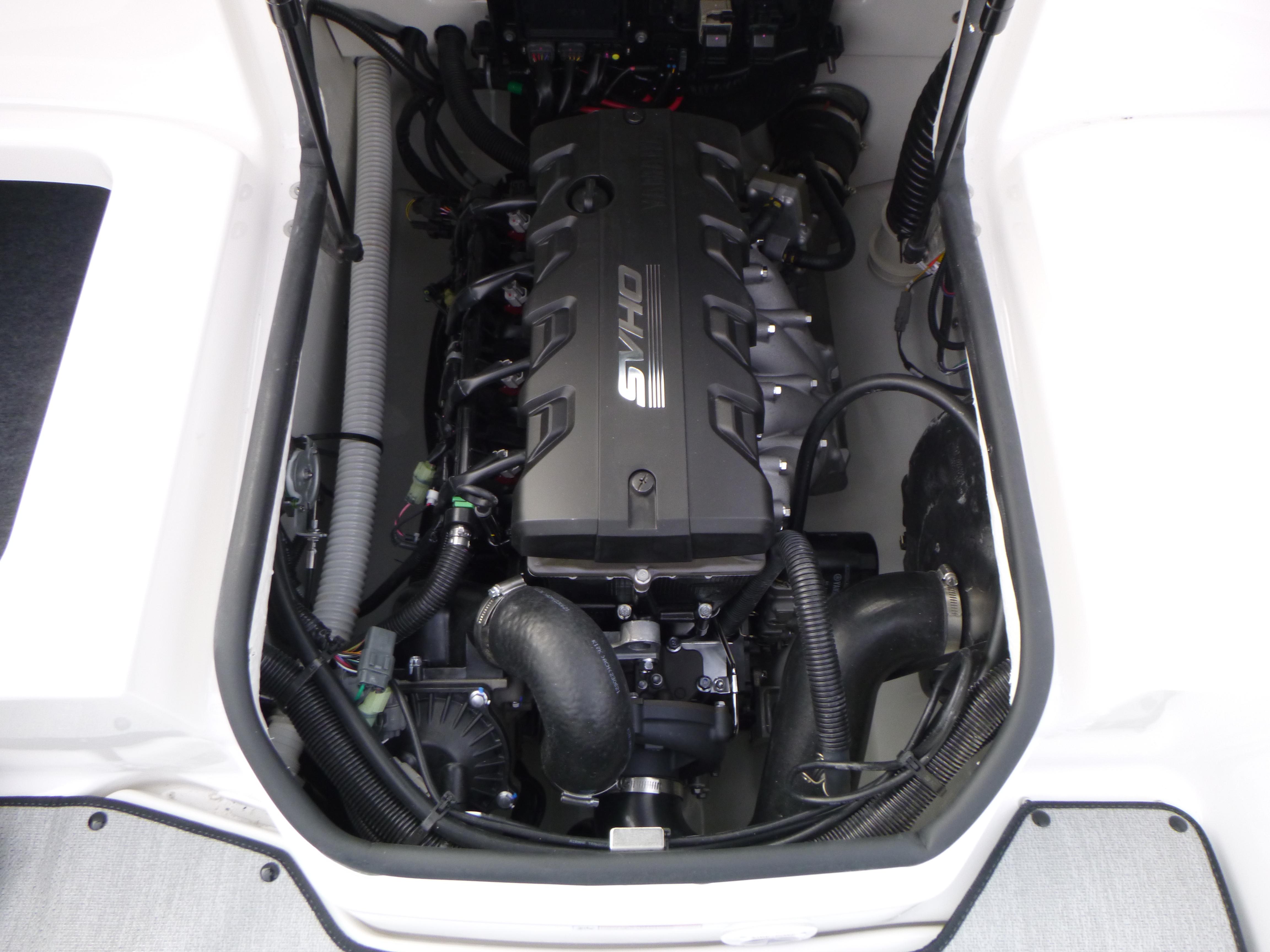 2024 Yamaha Boats SX195 Gallery