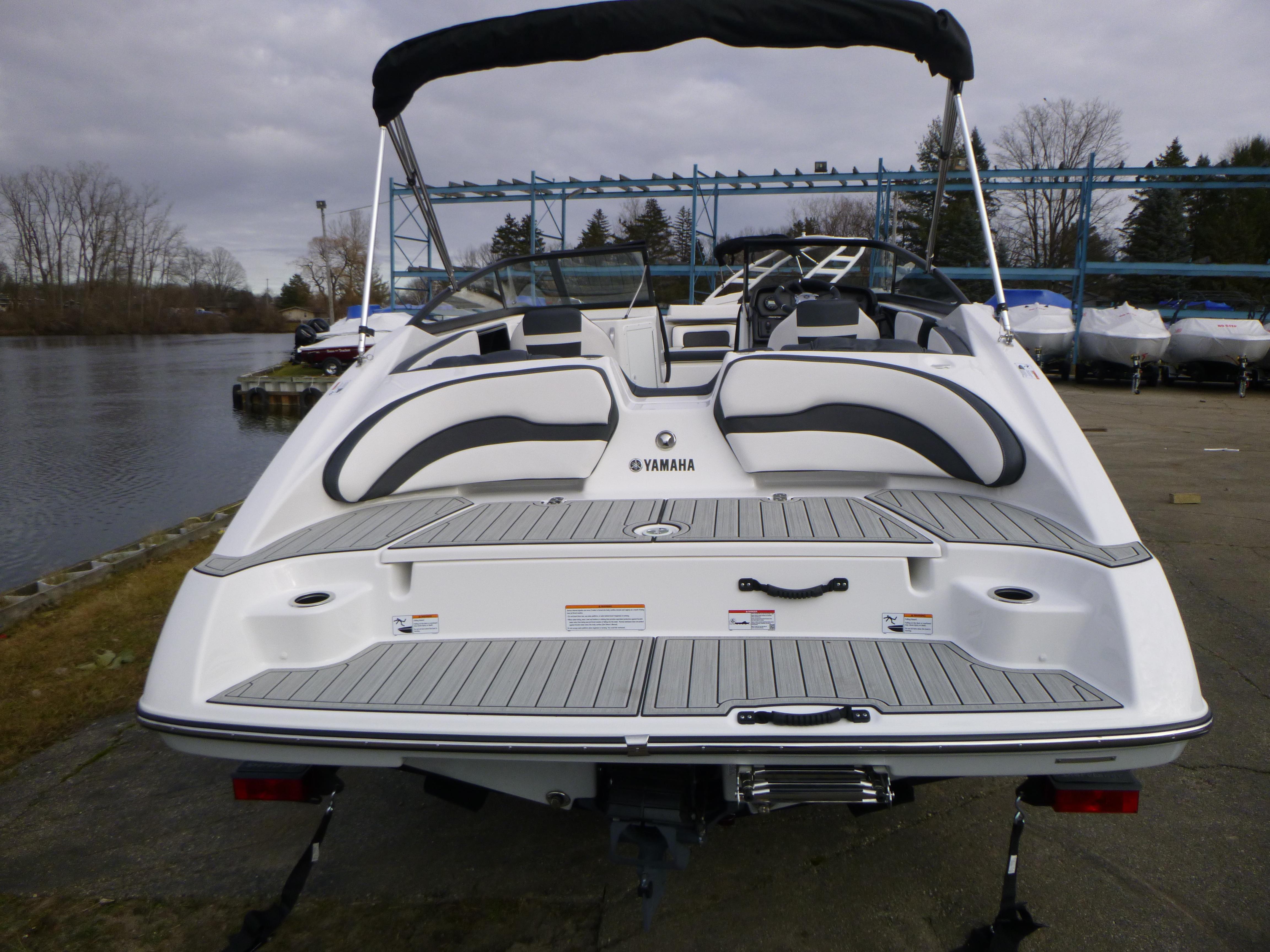 2024 Yamaha Boats SX195 Gallery