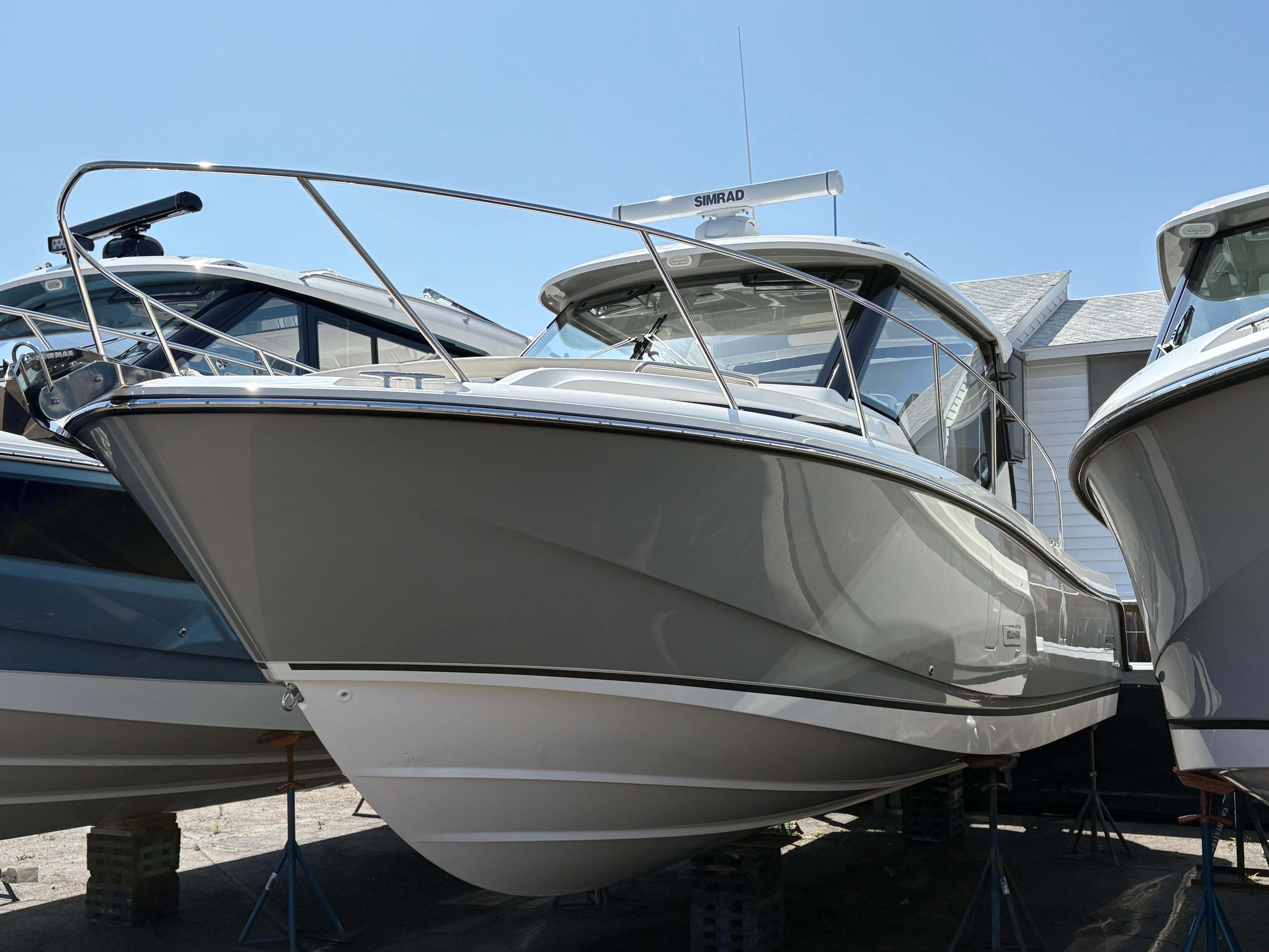 2025 Boston Whaler 325 Conquest #BW0814A primary image