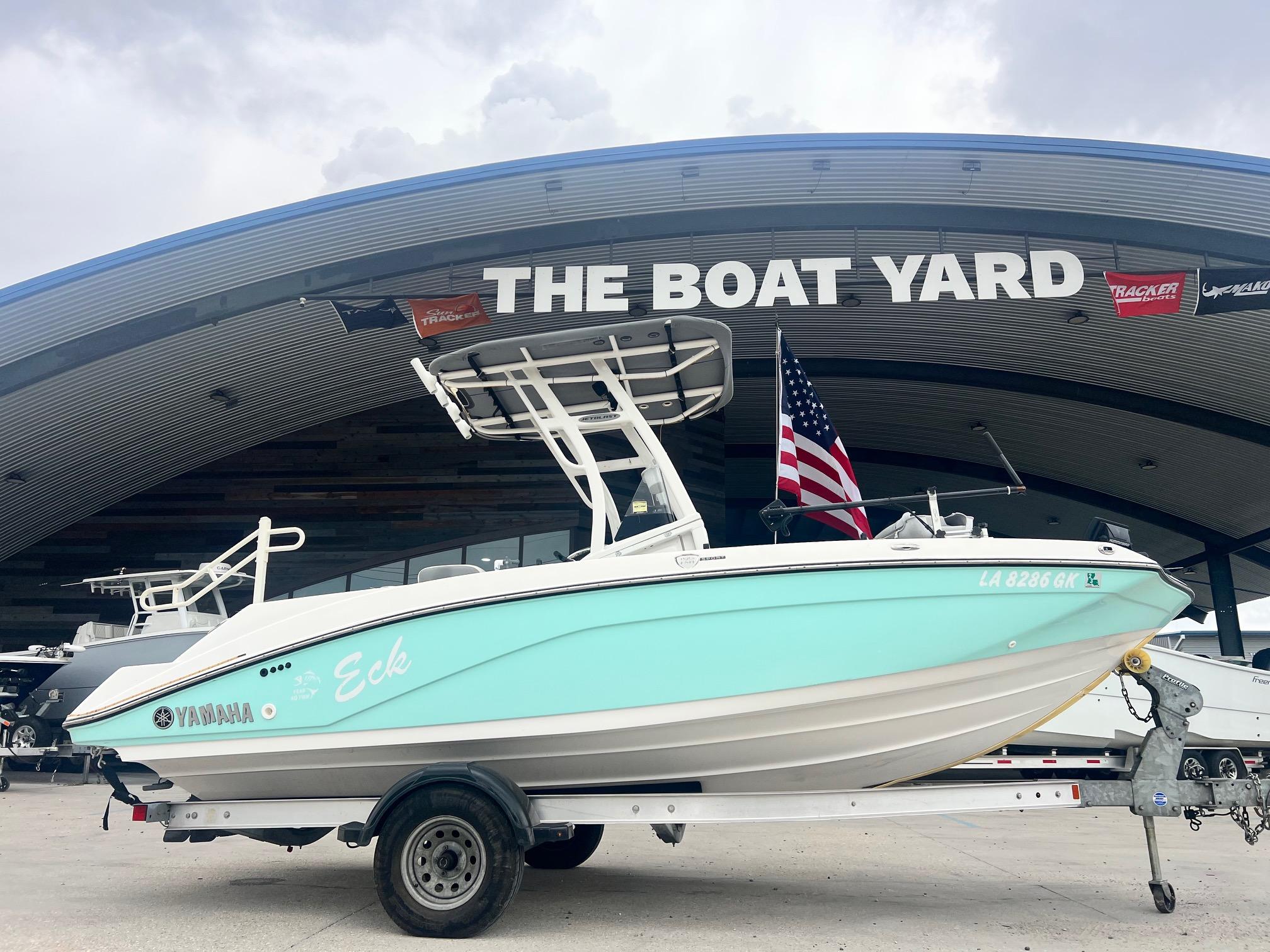 2020 Yamaha Boats 195 FSH Sport in mint green at The Boat Yard.