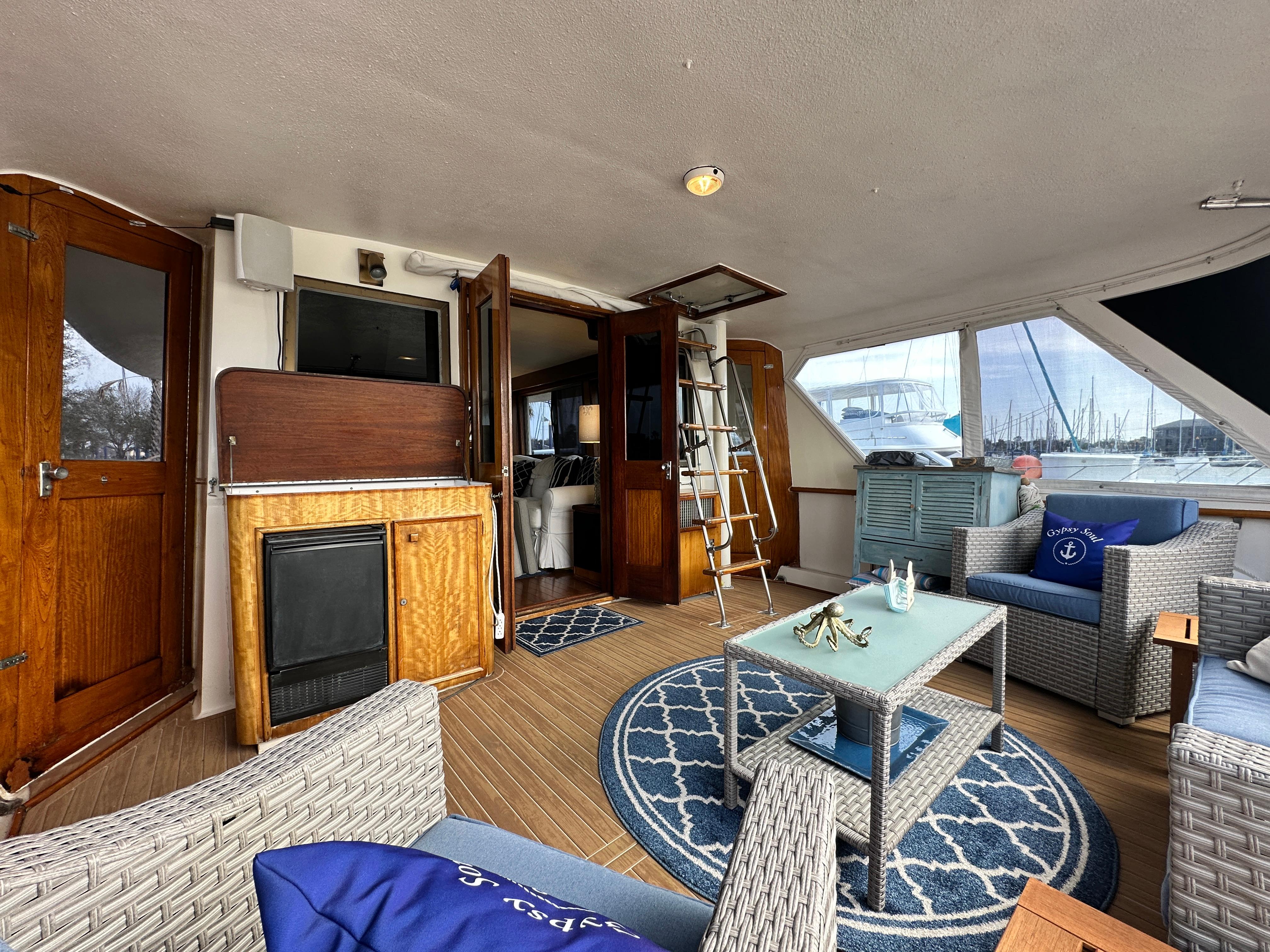 Hatteras-53 Motor Yacht 1978-Gypsy Sole TX-US-9682567 | Thumbnail