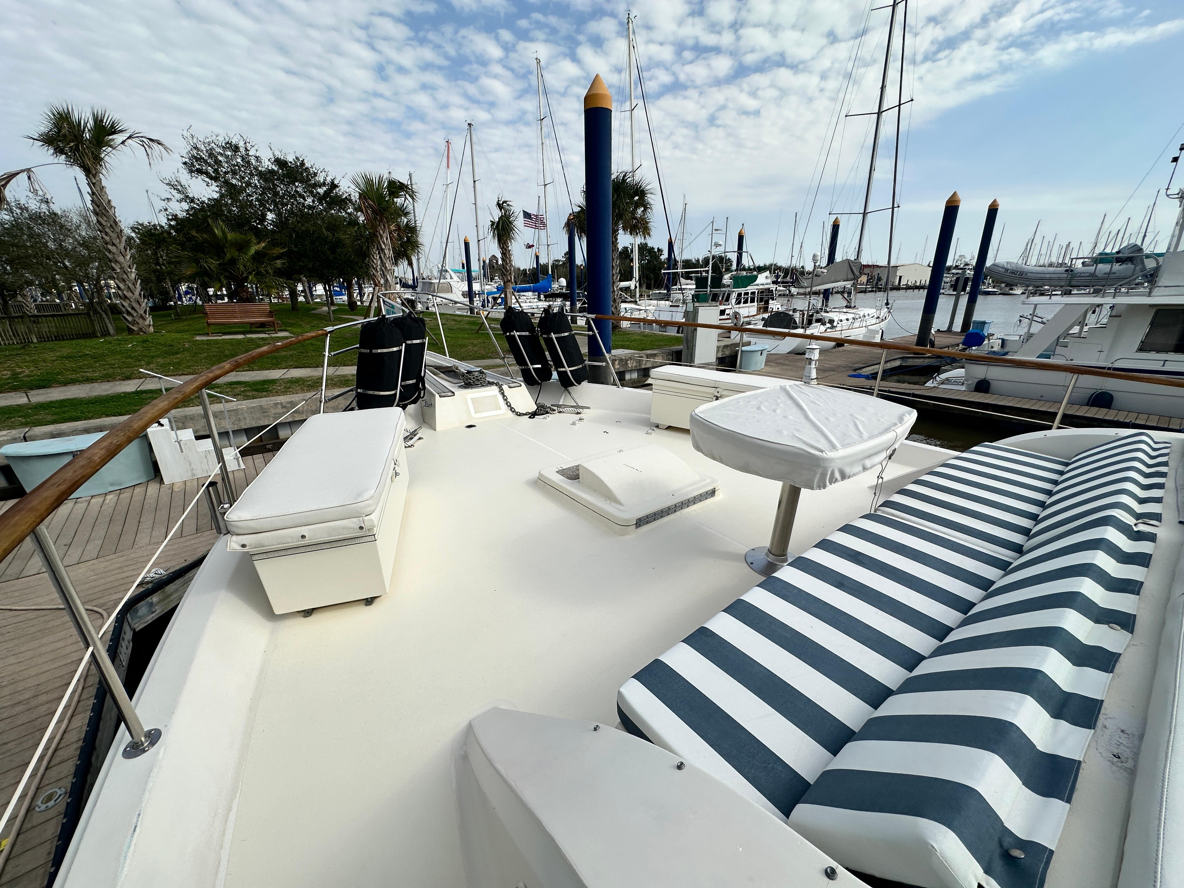 Hatteras-53 Motor Yacht 1978-Gypsy Sole TX-US-9682567 | Thumbnail