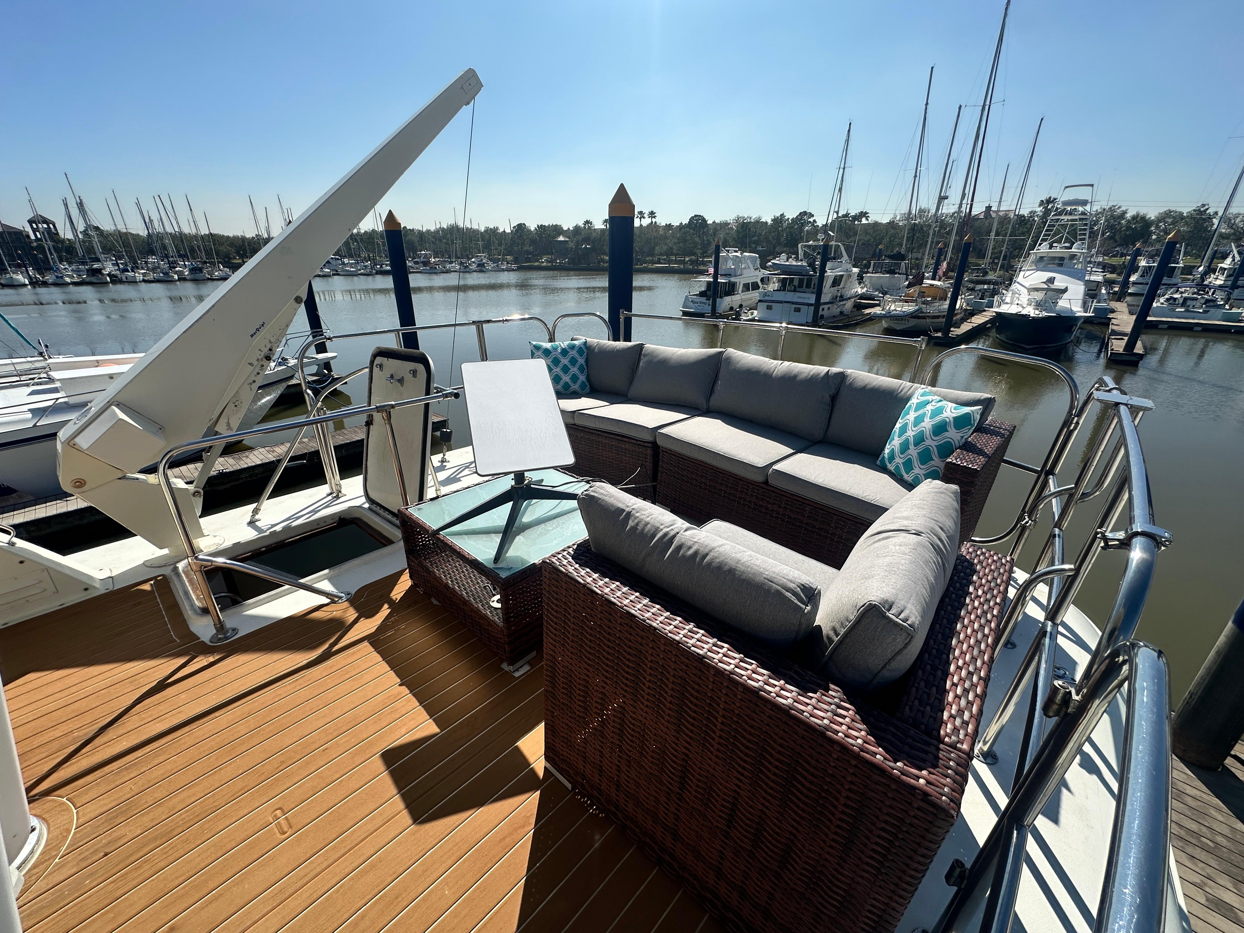 Hatteras-53 Motor Yacht 1978-Gypsy Sole TX-US-9682567 | Thumbnail