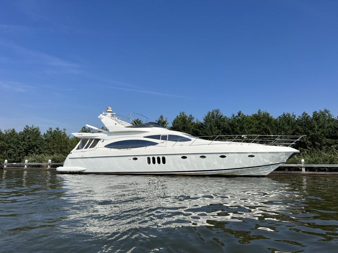 2001 Azimut 68