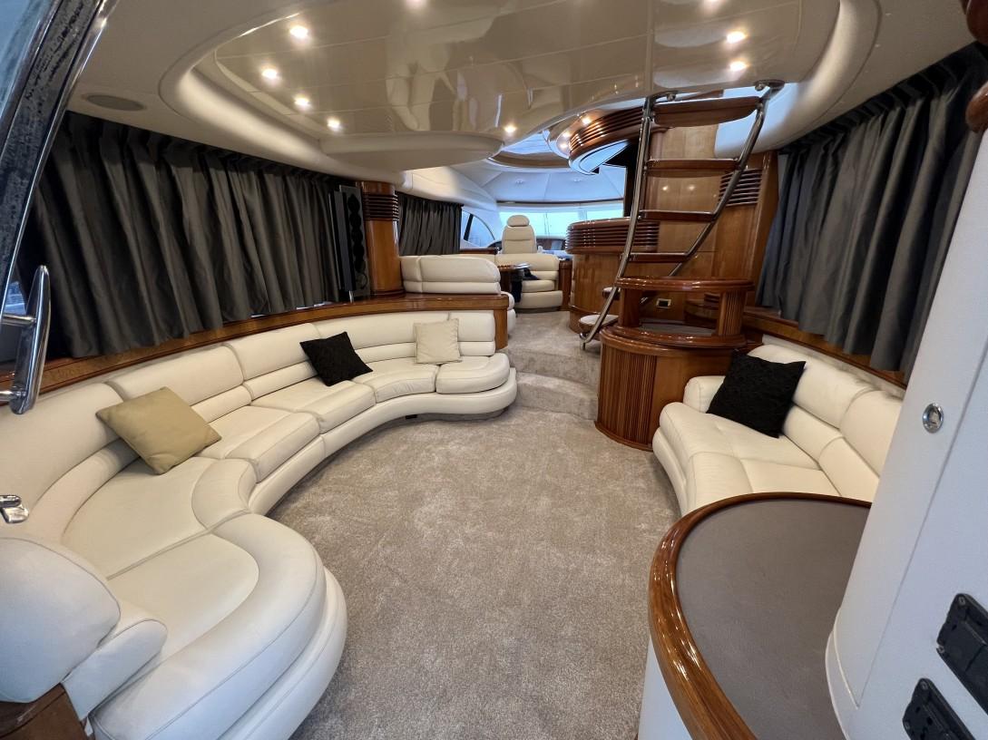 2001 Azimut 68 large 12