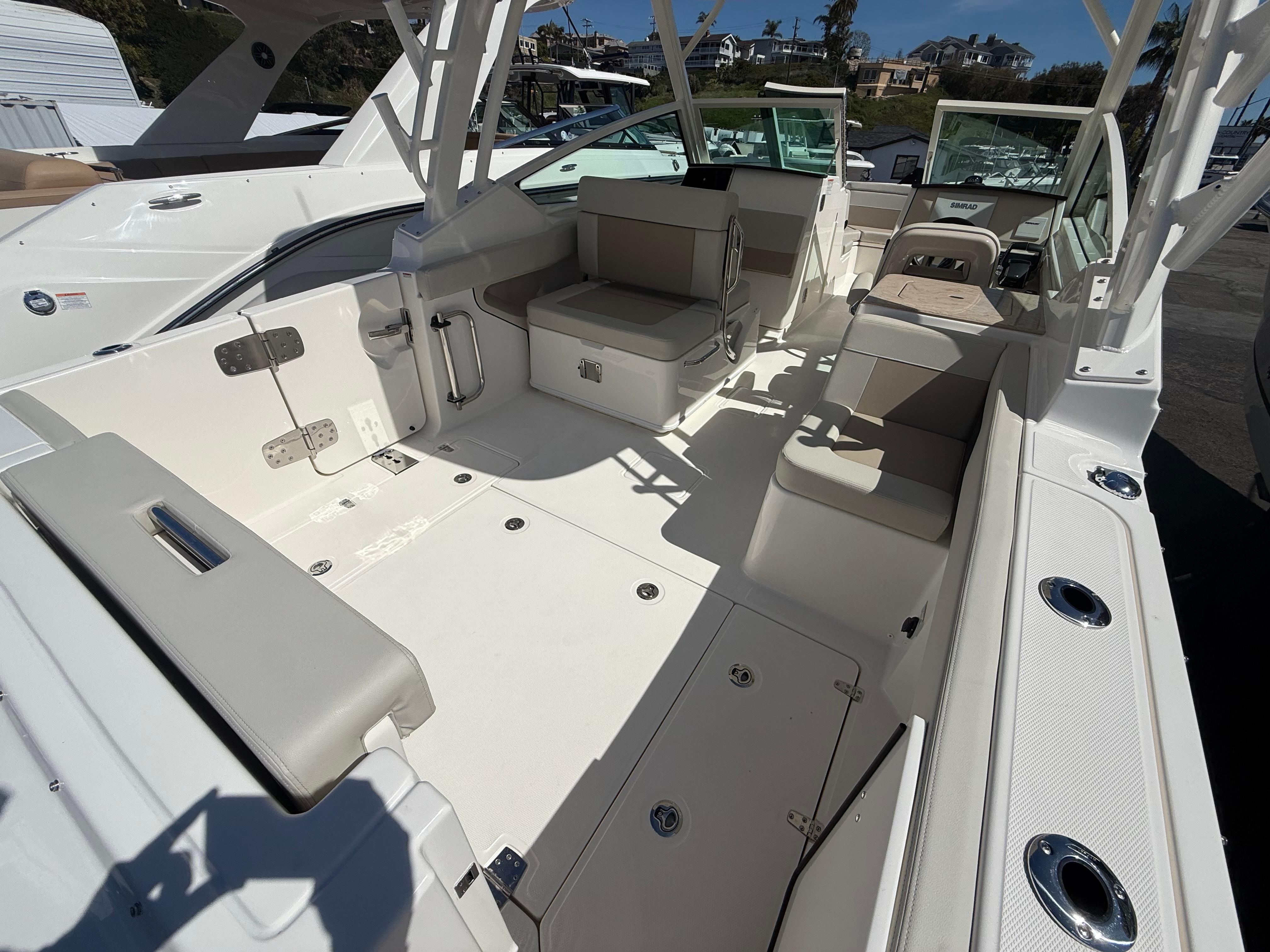 2025 Boston Whaler 280 Vantage #BW0349K inventory image at Sun Country Marine Group, Newport Beach 2025 Boston Whaler 280 Vantage #BW0349K inventory image at Sun Country Marine Group, Newport Beach