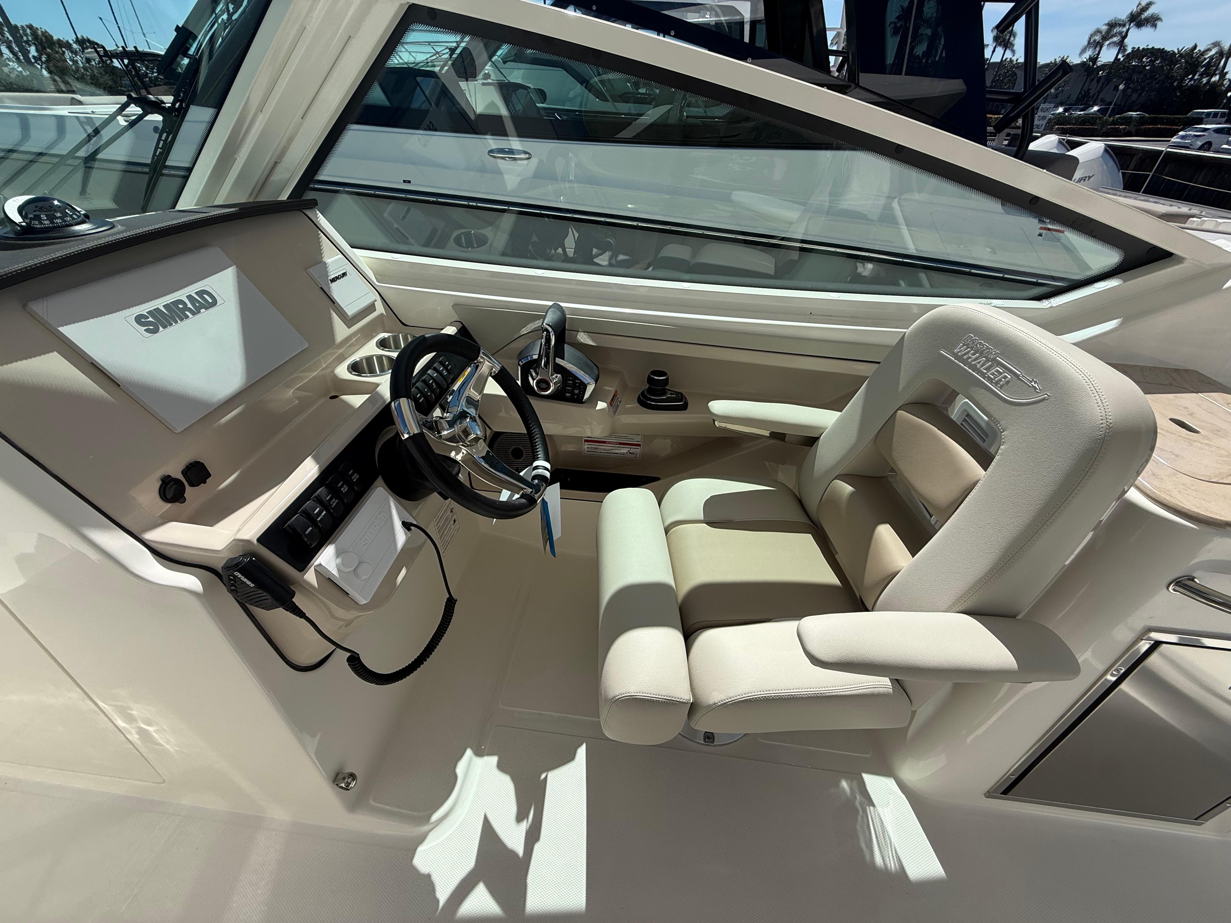 2025 Boston Whaler 280 Vantage #BW0349K inventory image at Sun Country Marine Group, Newport Beach 2025 Boston Whaler 280 Vantage #BW0349K inventory image at Sun Country Marine Group, Newport Beach