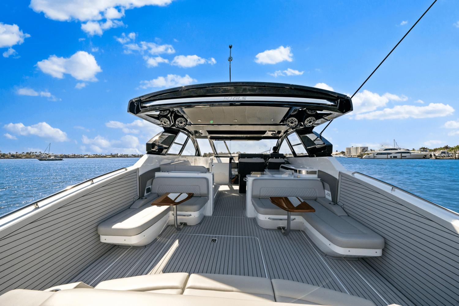 2025-cruisers-yachts-50-gls-outboard-power-9622572-974797298-0-060320250657-5