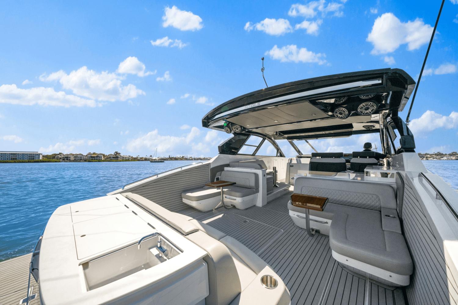 2025-cruisers-yachts-50-gls-outboard-power-9622572-974797299-0-060320250657-6