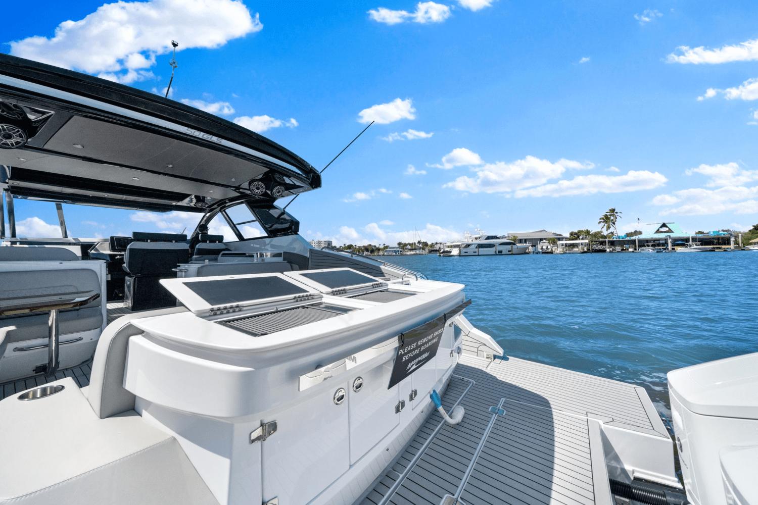 2025-cruisers-yachts-50-gls-outboard-power-9622572-974797306-0-060320250657-1
