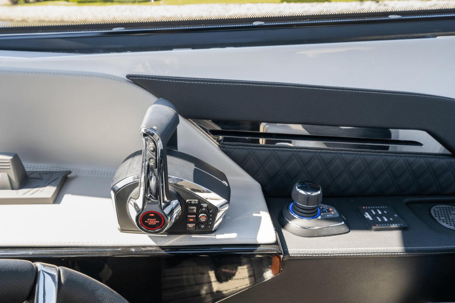 2025-cruisers-yachts-50-gls-outboard-power-9622572-974797369-0-060320250700-1