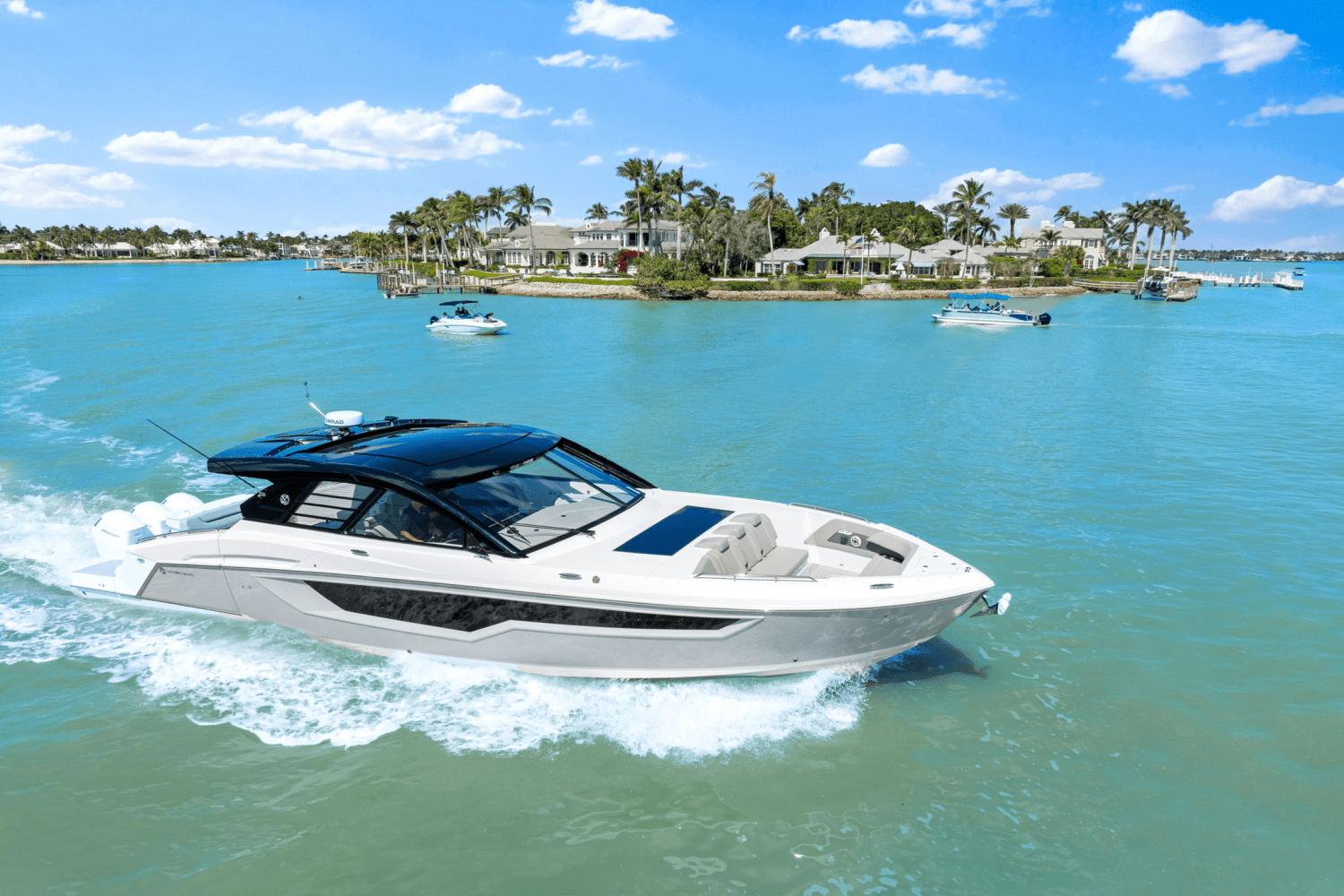 2025-cruisers-yachts-50-gls-outboard-power-9622572-974797515-0-060320250702-1