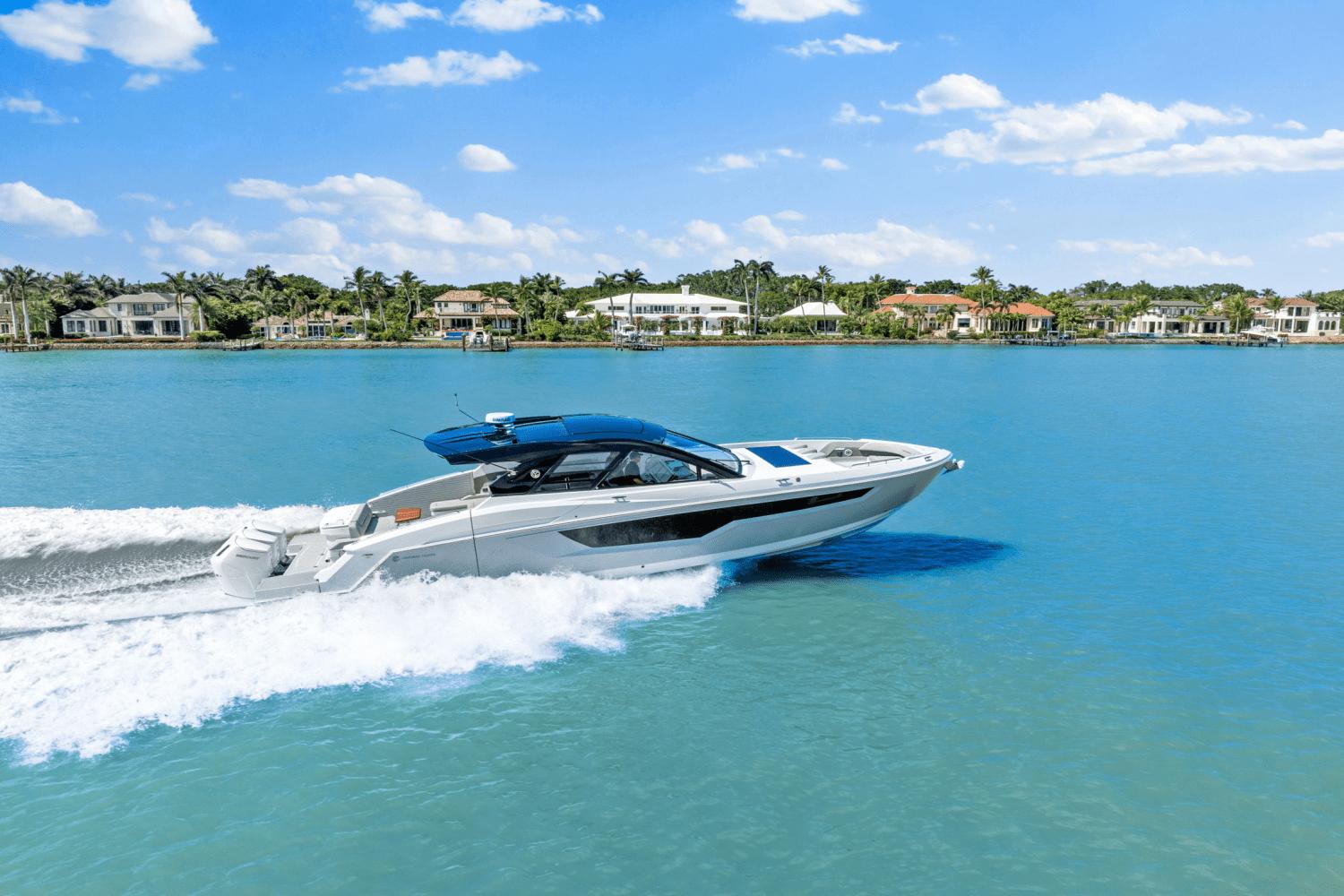 2025-cruisers-yachts-50-gls-outboard-power-9622572-974797519-0-060320250702-5