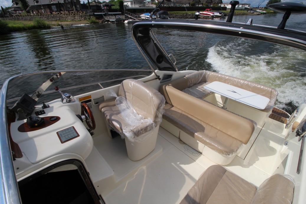 2003 Airon Marine 325 large 8