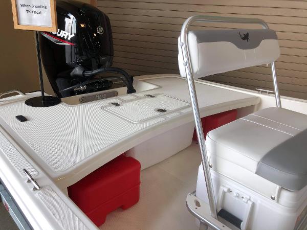 2021 Mako boat for sale, model of the boat is Pro Skiff 17 CC & Image # 3 of 48