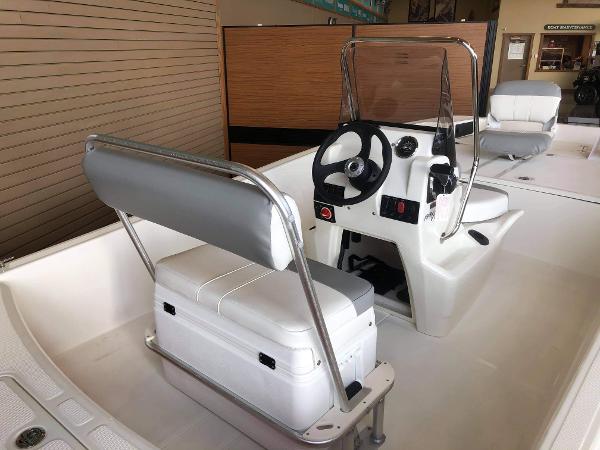 2021 Mako boat for sale, model of the boat is Pro Skiff 17 CC & Image # 5 of 48