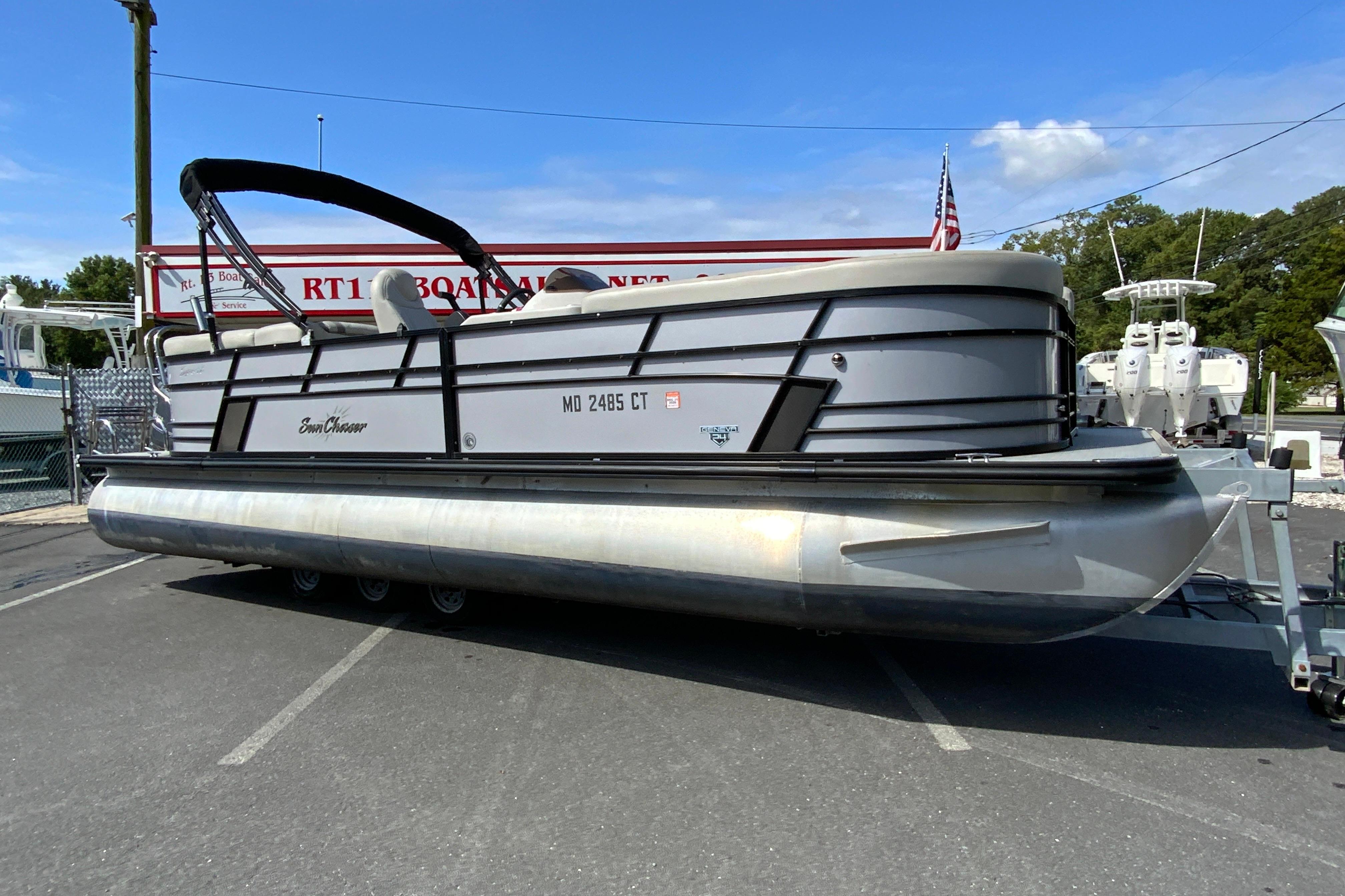 2019 Sunchaser Geneva Cruise 24 LR DH Sport-2