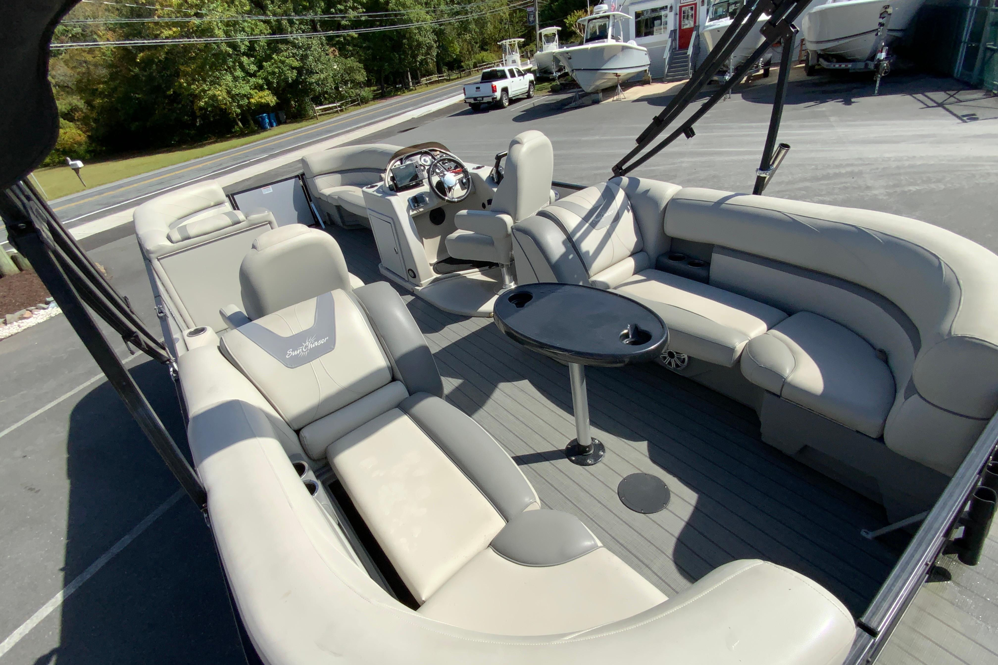 2019 Sunchaser Geneva Cruise 24 LR DH Sport-11