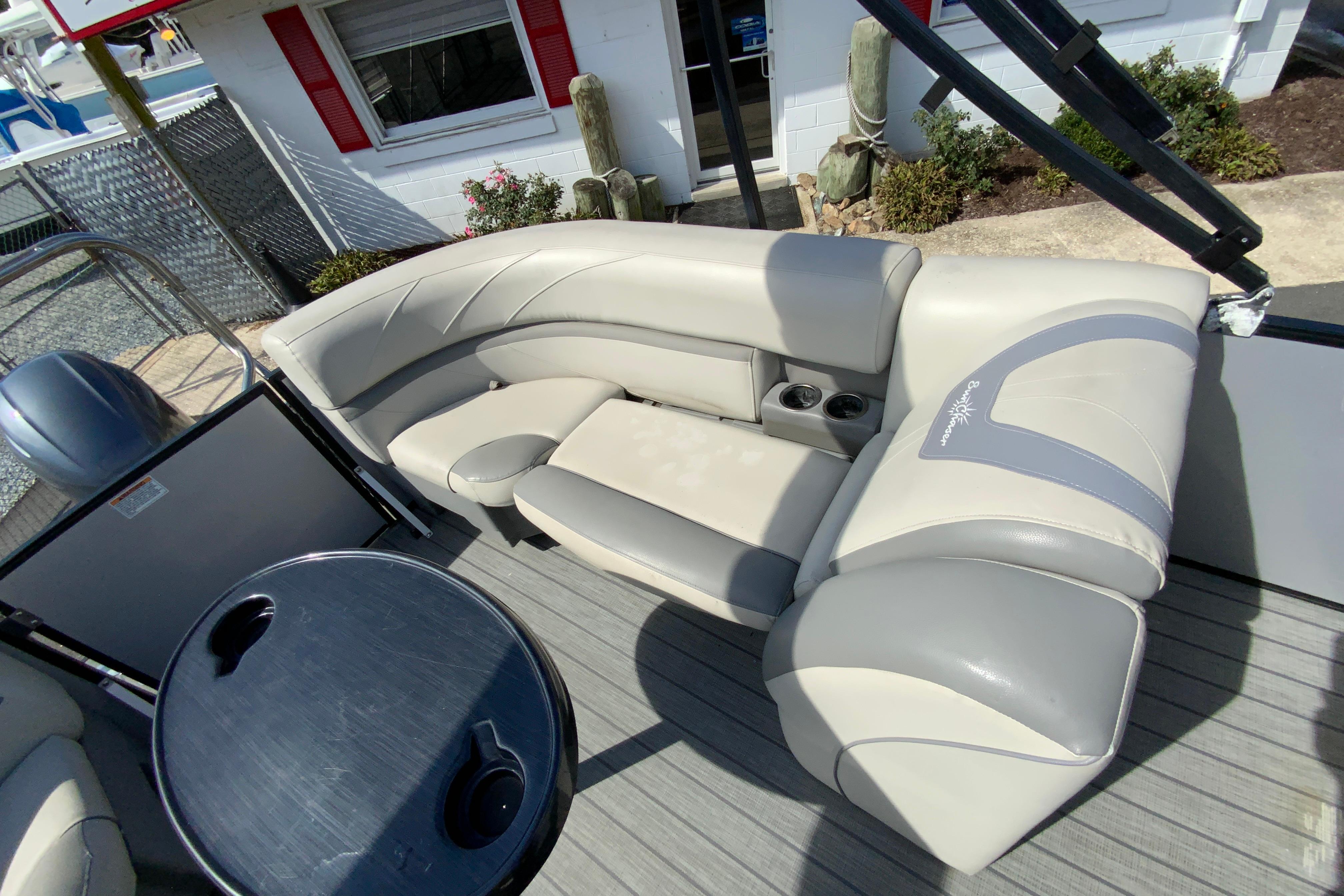 2019 Sunchaser Geneva Cruise 24 LR DH Sport-13