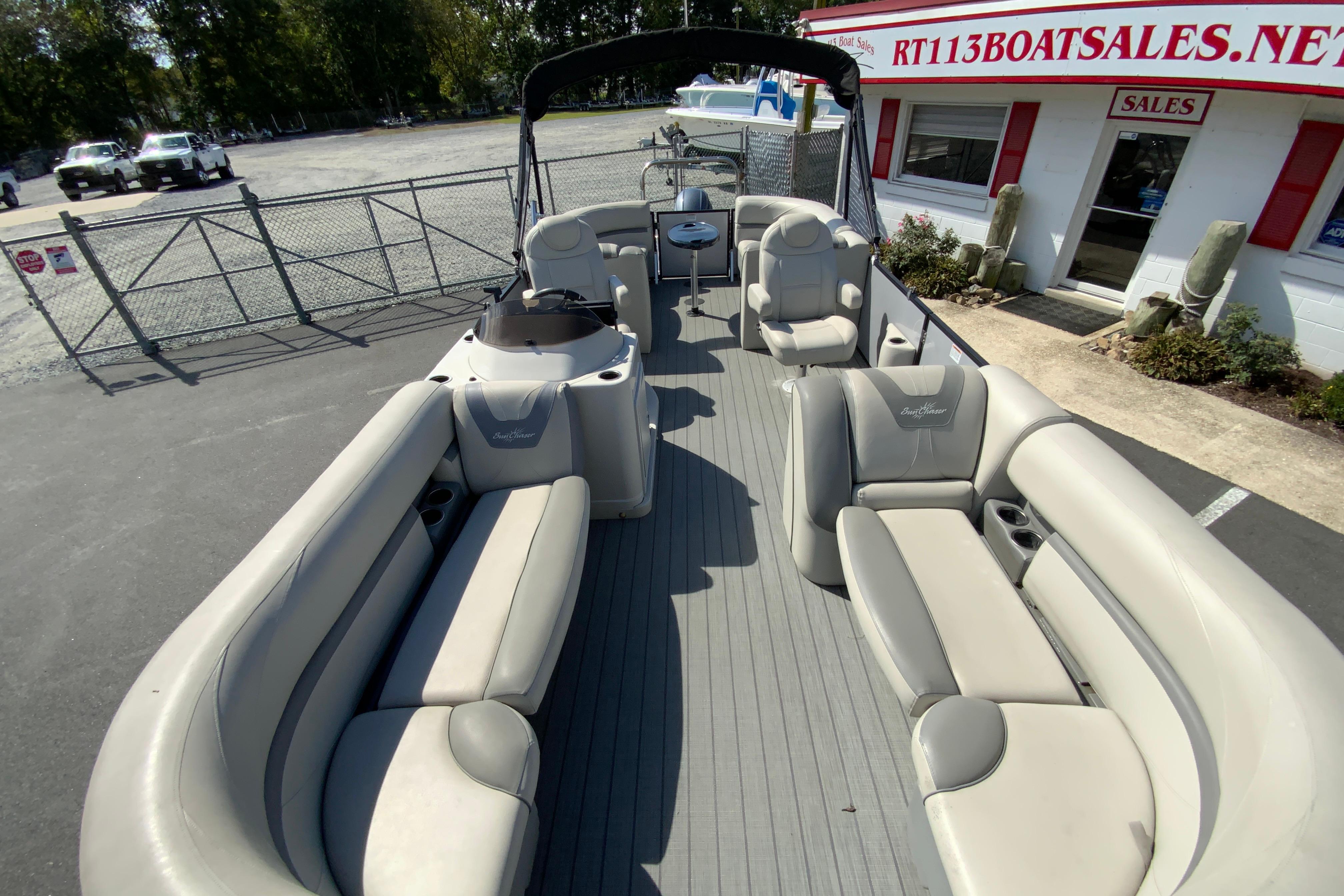 2019 Sunchaser Geneva Cruise 24 LR DH Sport-20