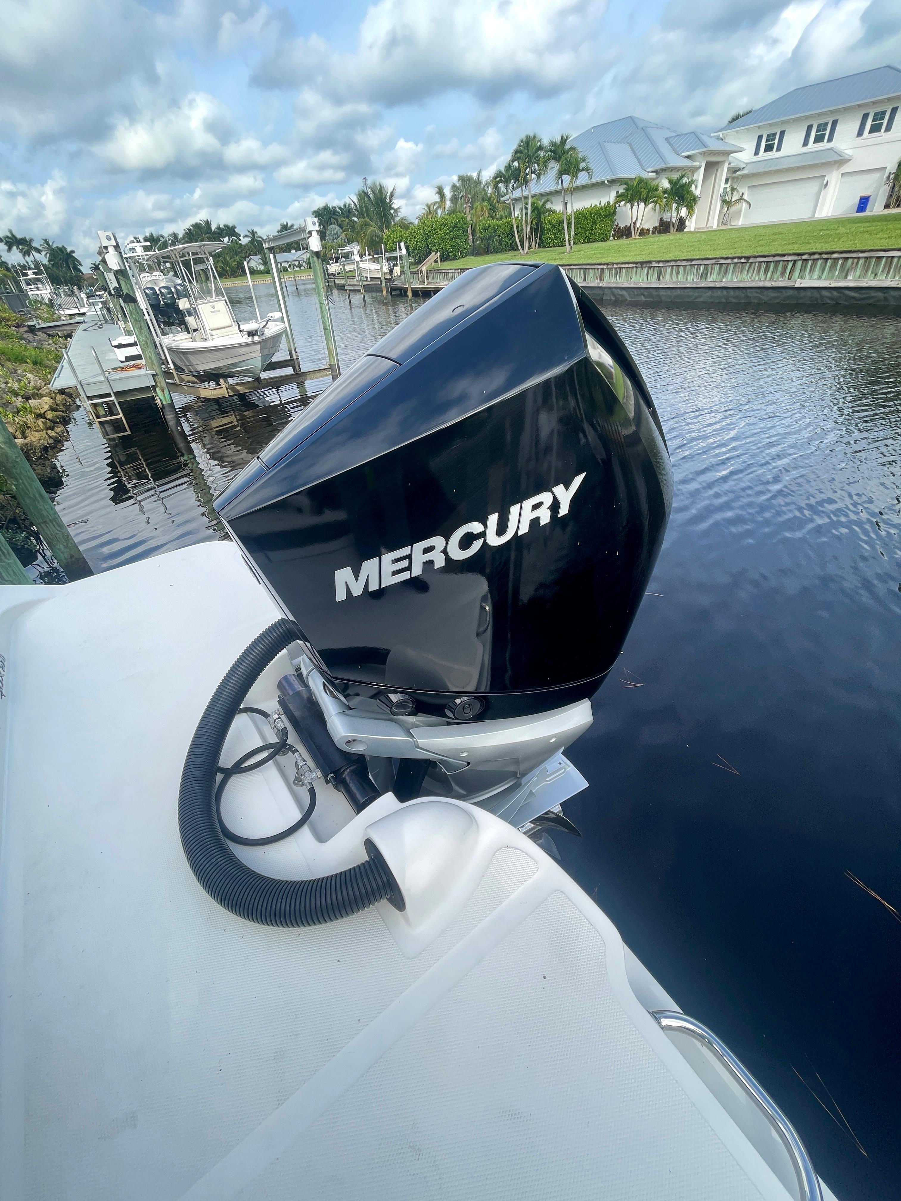 2021 Sea Ray SDX 270 - Motor