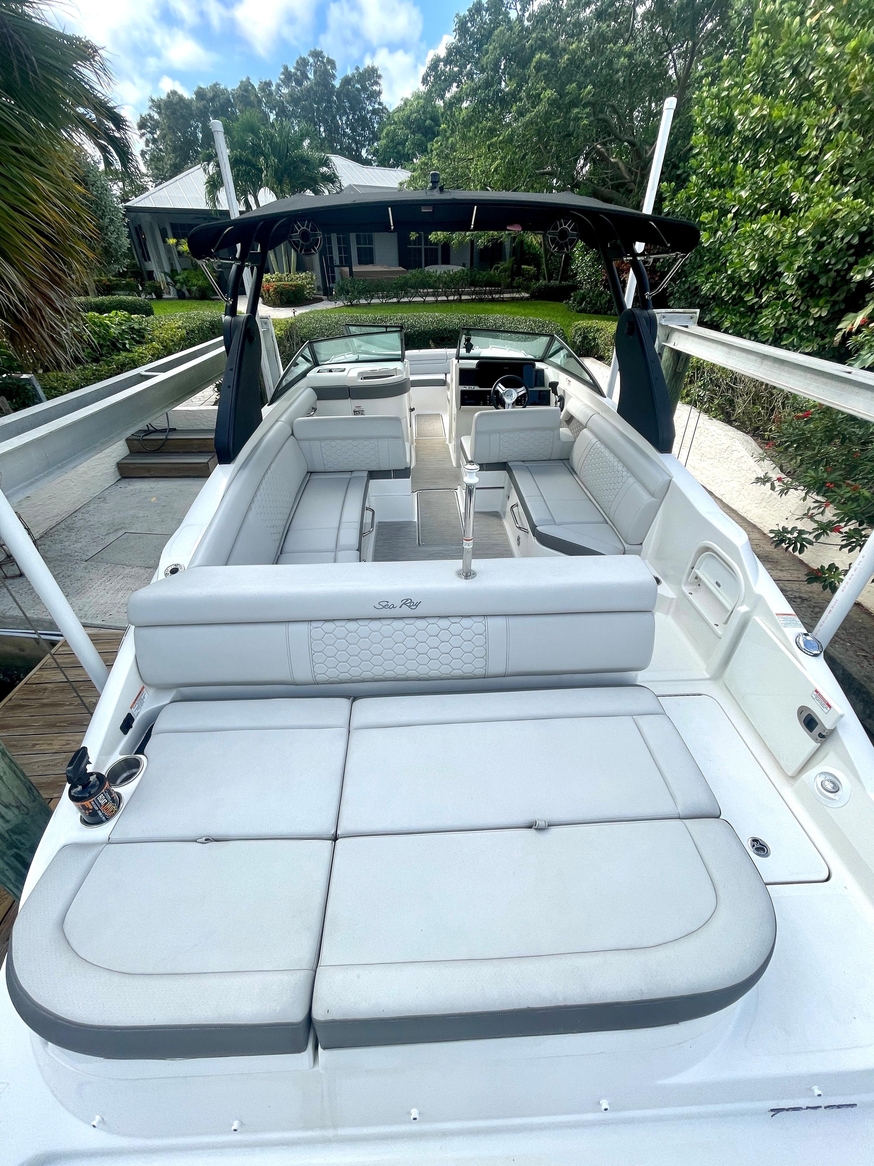 2021 Sea Ray SDX 270 - Stern