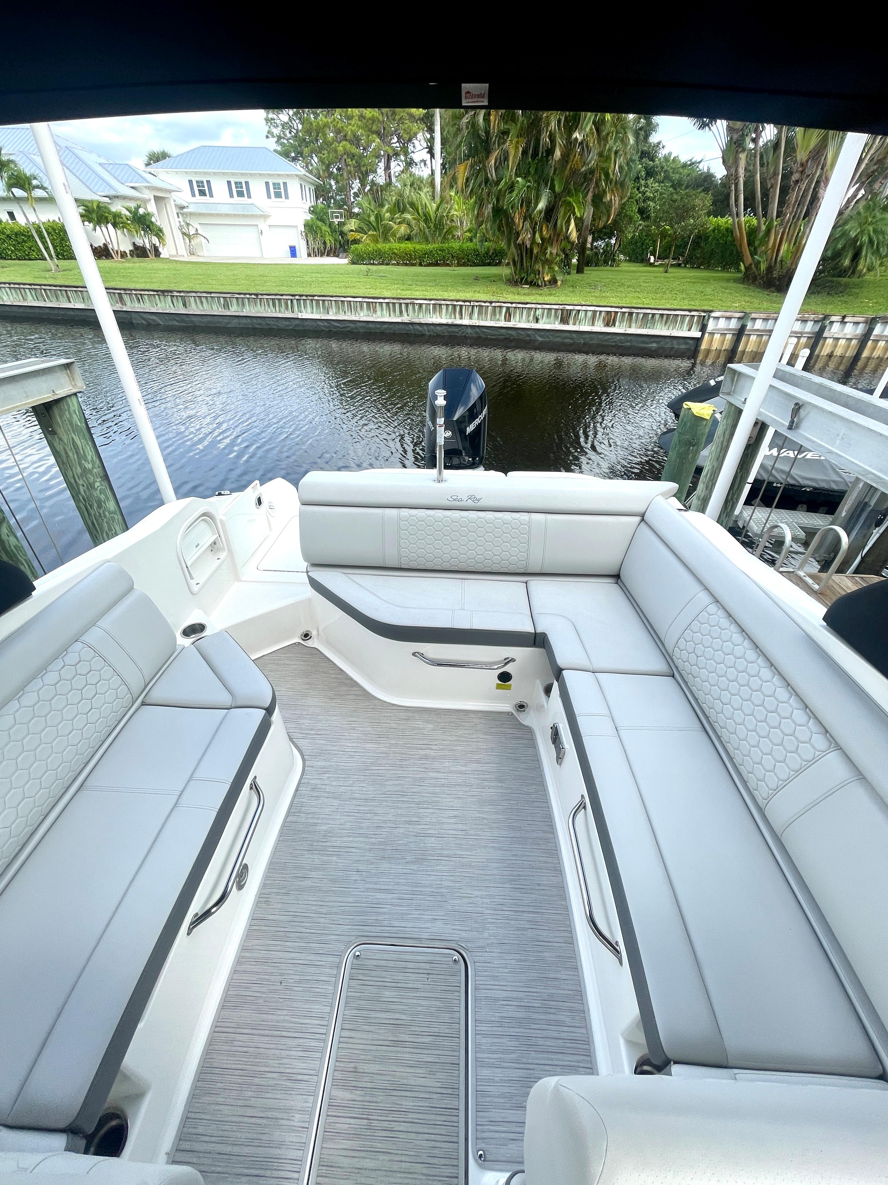 2021 Sea Ray SDX 270 - Stern