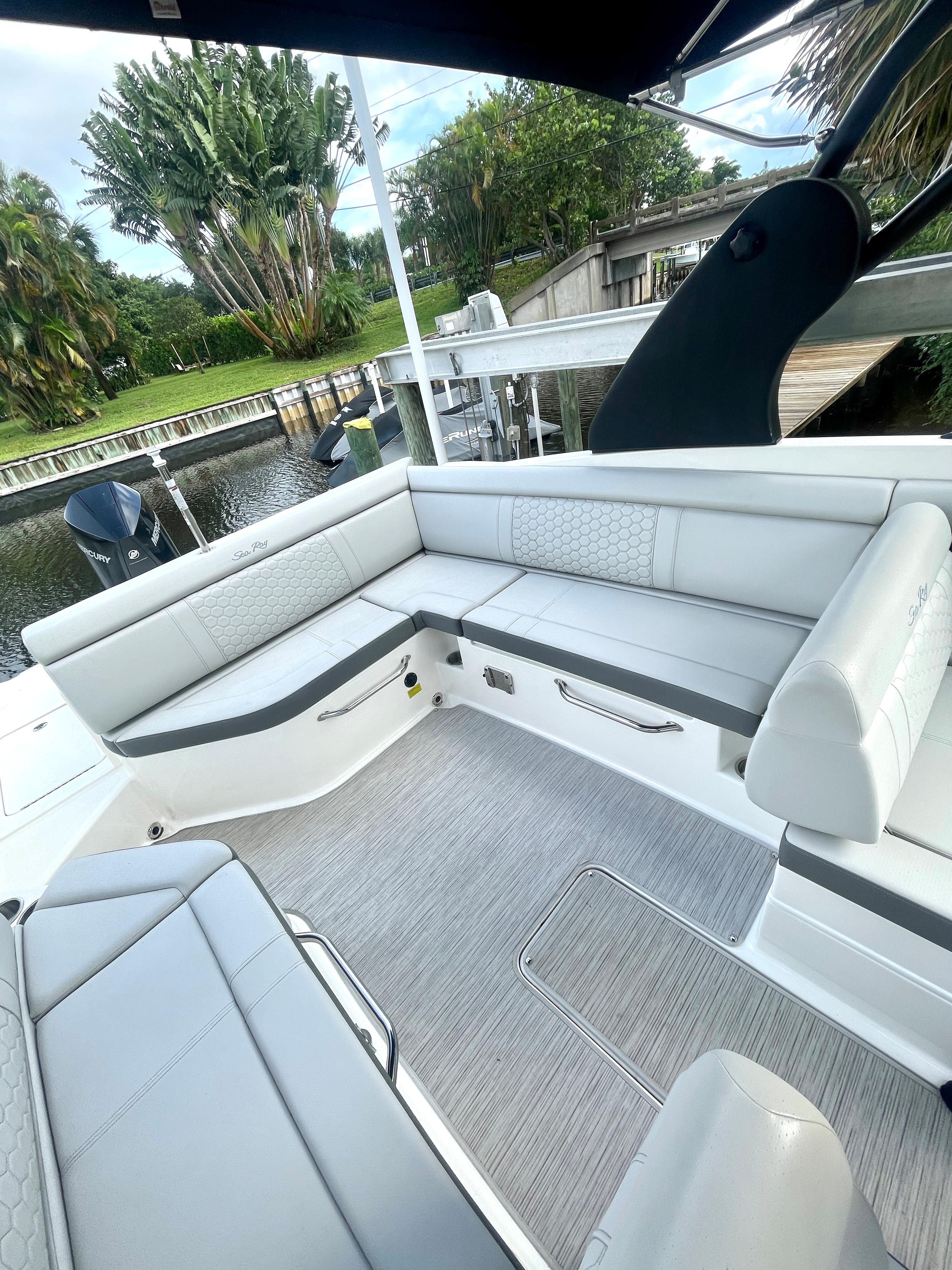 2021 Sea Ray SDX 270 - Stern