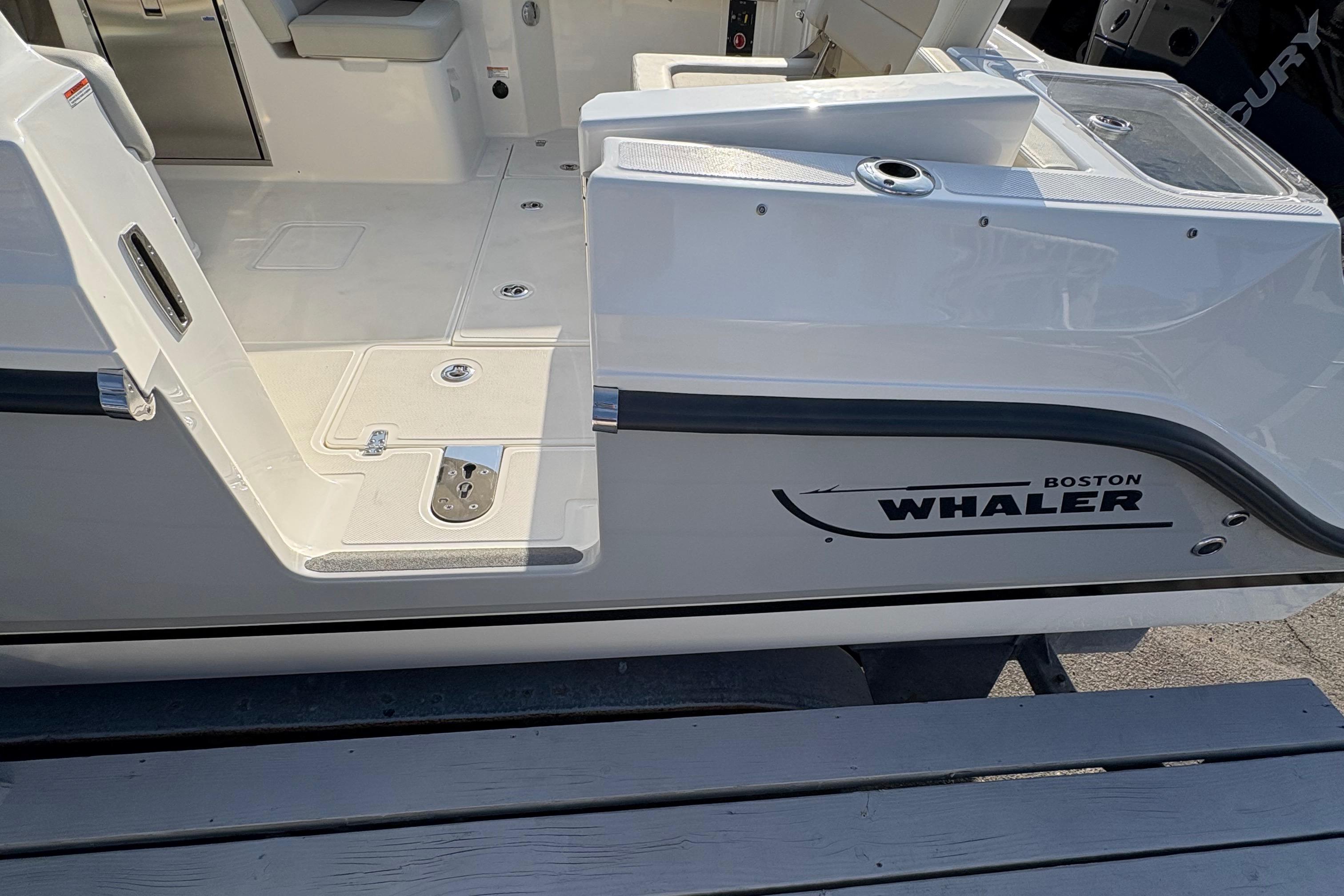 2025 Boston Whaler 280 Vantage #BW0464B inventory image at Sun Country Marine Group, Newport Beach 2025 Boston Whaler 280 Vantage #BW0464B inventory image at Sun Country Marine Group, Newport Beach