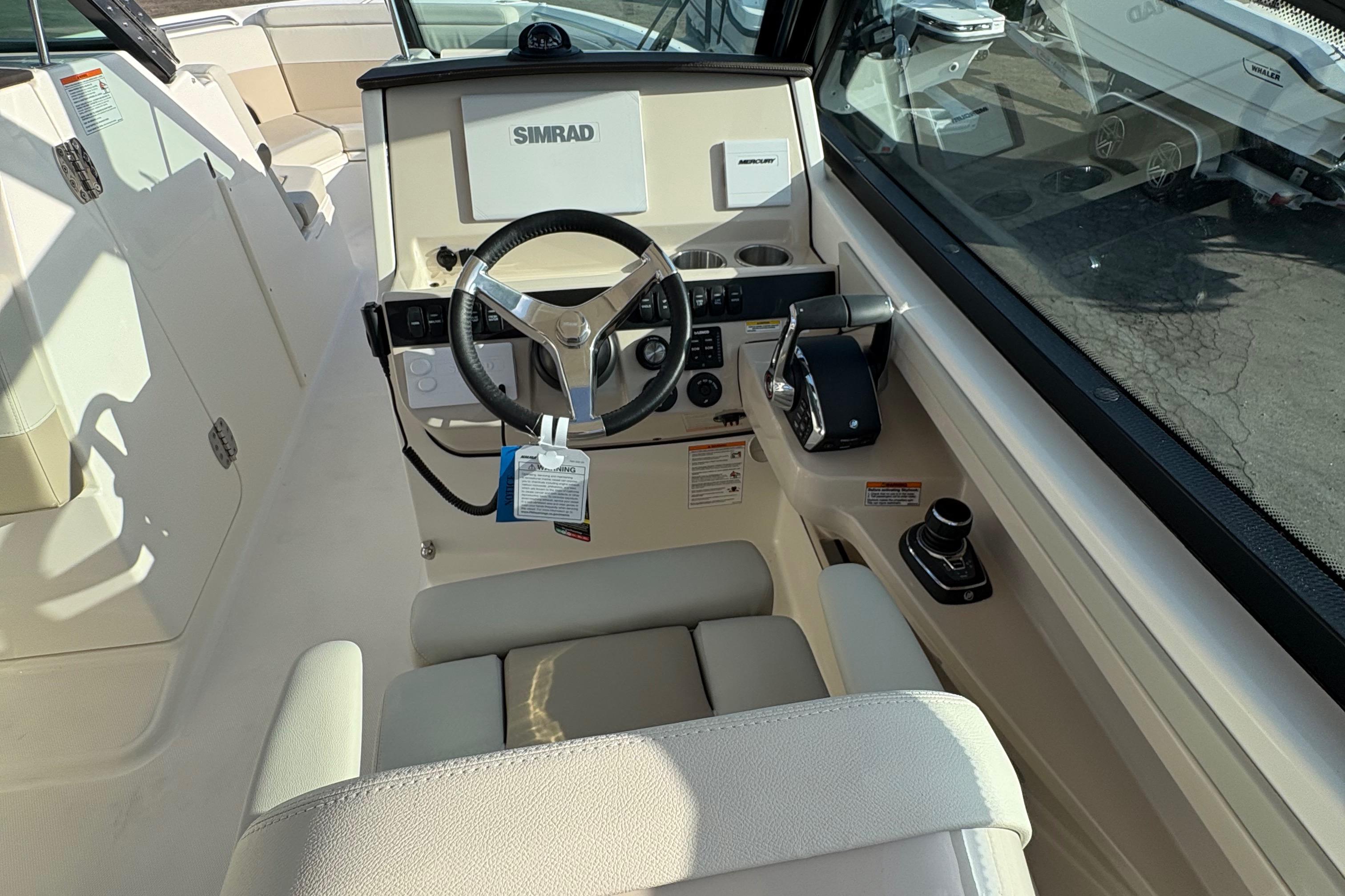 2025 Boston Whaler 280 Vantage #BW0464B inventory image at Sun Country Marine Group, Newport Beach 2025 Boston Whaler 280 Vantage #BW0464B inventory image at Sun Country Marine Group, Newport Beach