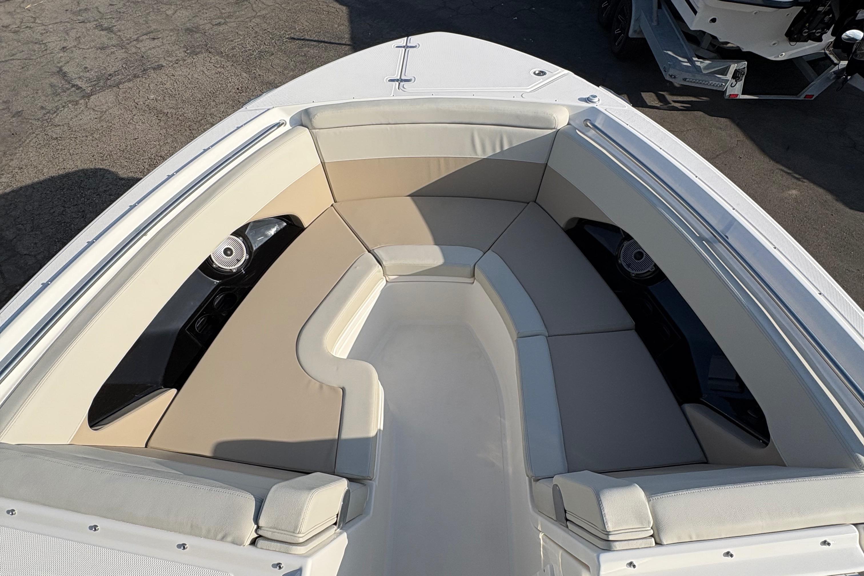 2025 Boston Whaler 280 Vantage #BW0464B inventory image at Sun Country Marine Group, Newport Beach 2025 Boston Whaler 280 Vantage #BW0464B inventory image at Sun Country Marine Group, Newport Beach