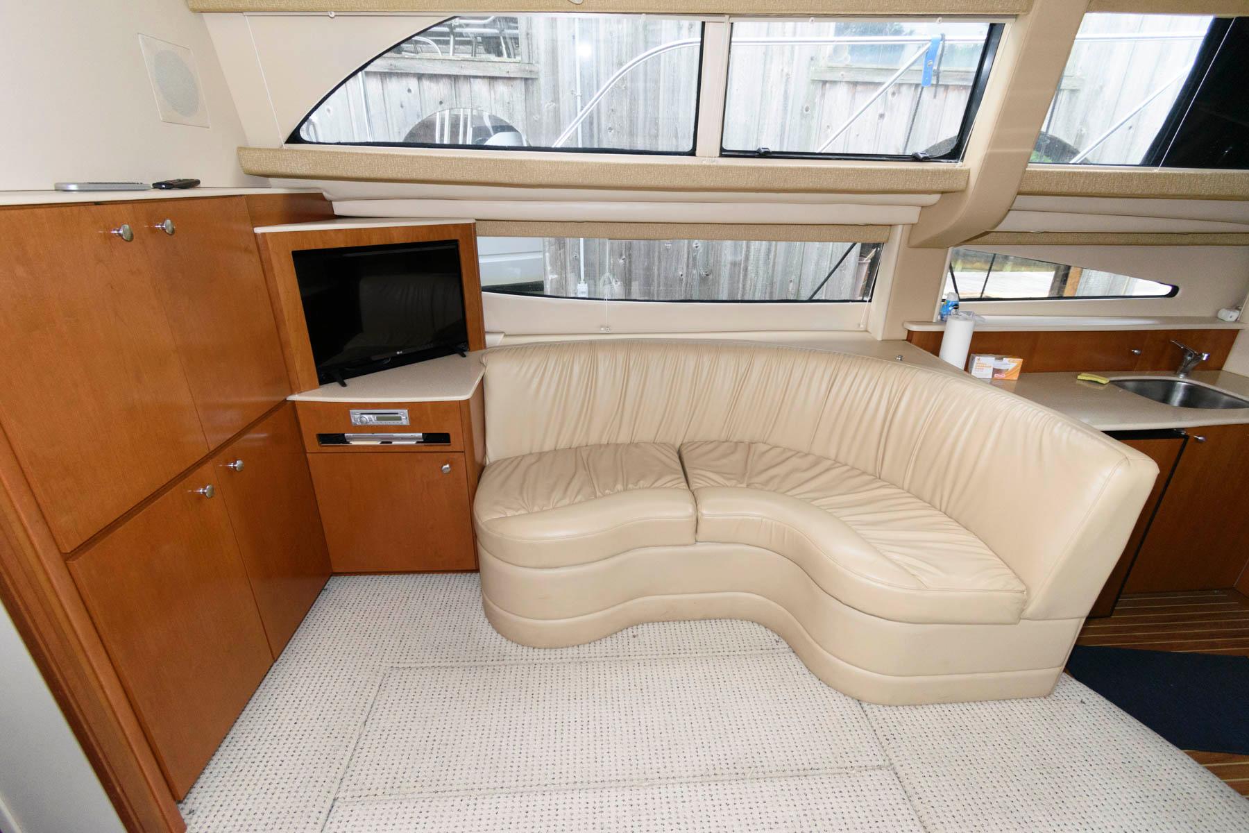 M 6257 RD Knot 10 Yacht Sales