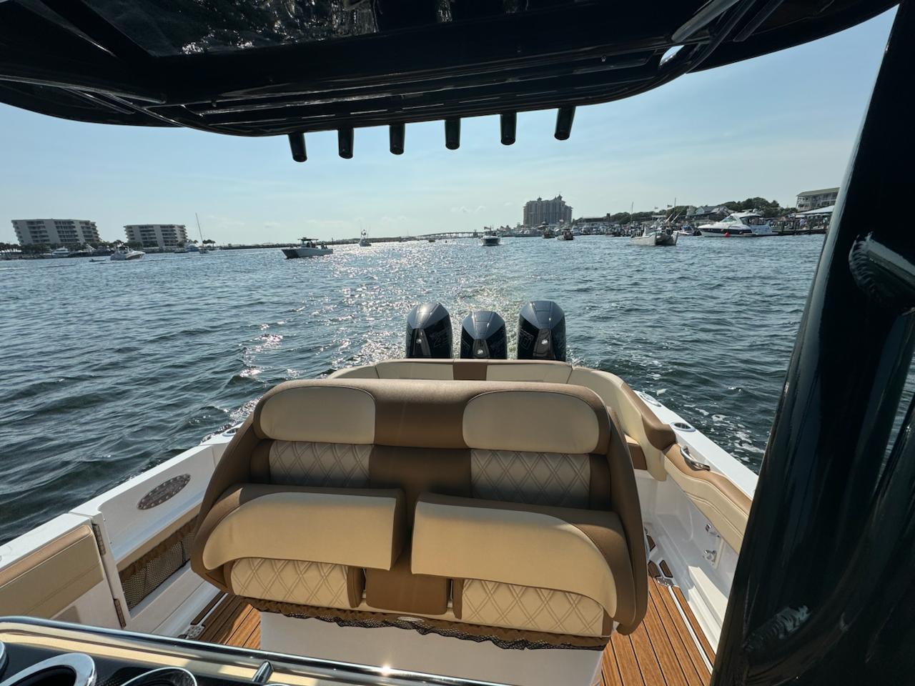 2023-nor-tech-390-sport-center-console-power-9672509-20250203051332963-1_XLARGE