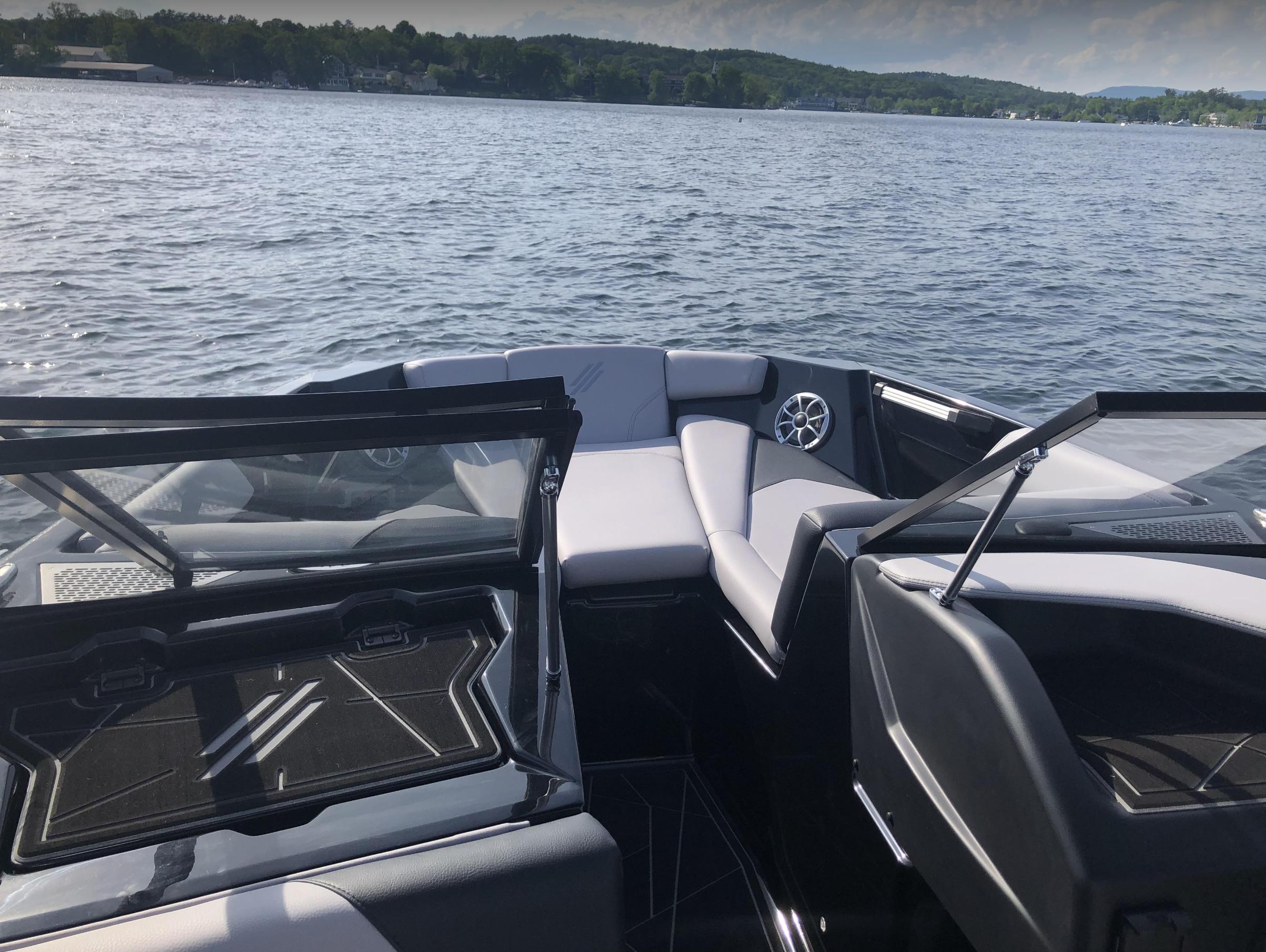 2020 ATX Surf Boats 22 Type-S Phantom Edition