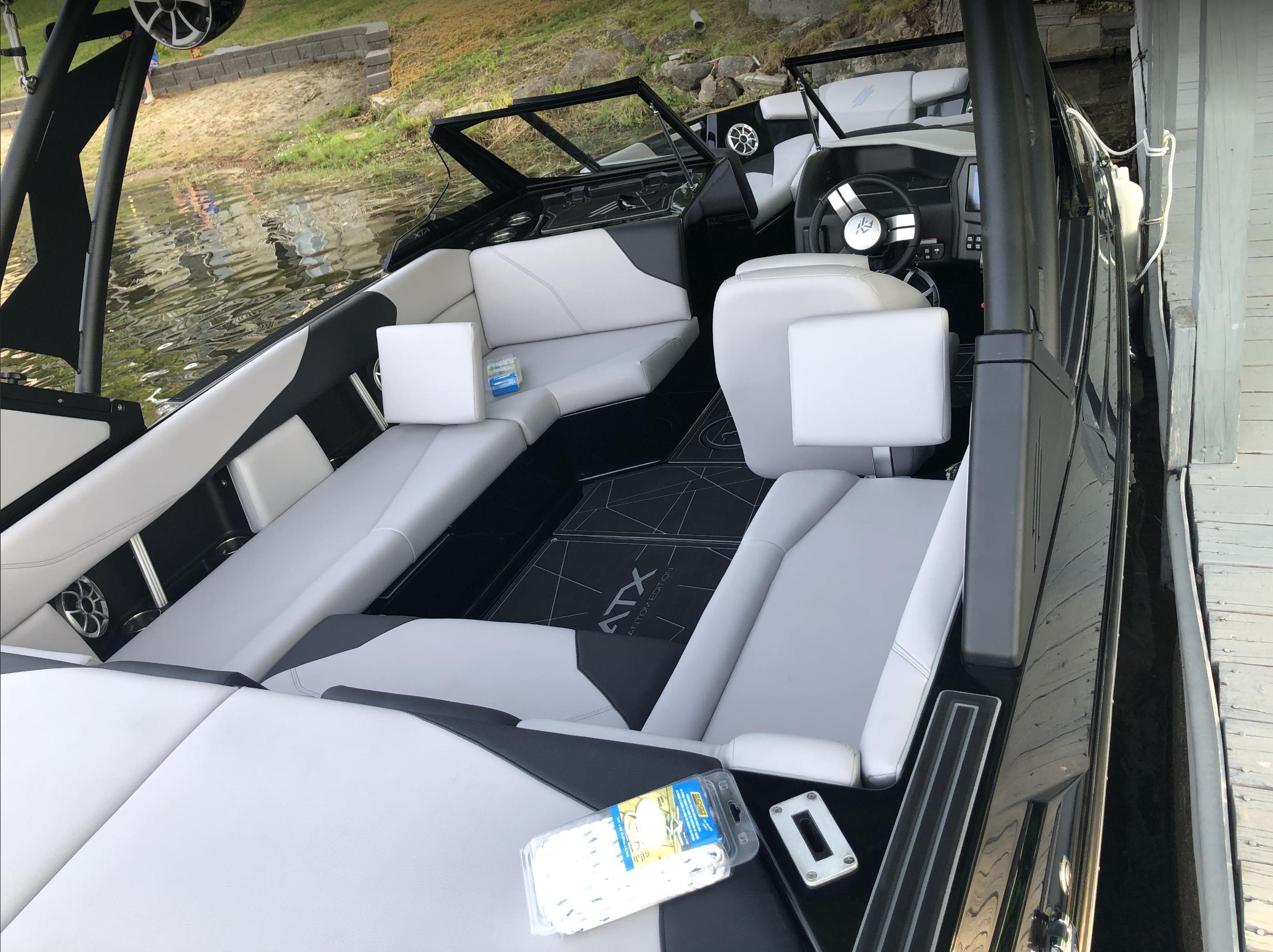 2020 ATX Surf Boats 22 Type-S Phantom Edition