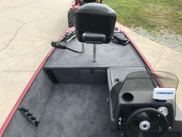 2022 Tracker Boats boat for sale, model of the boat is BASS TRACKER® Classic XL & Image # 8 of 13