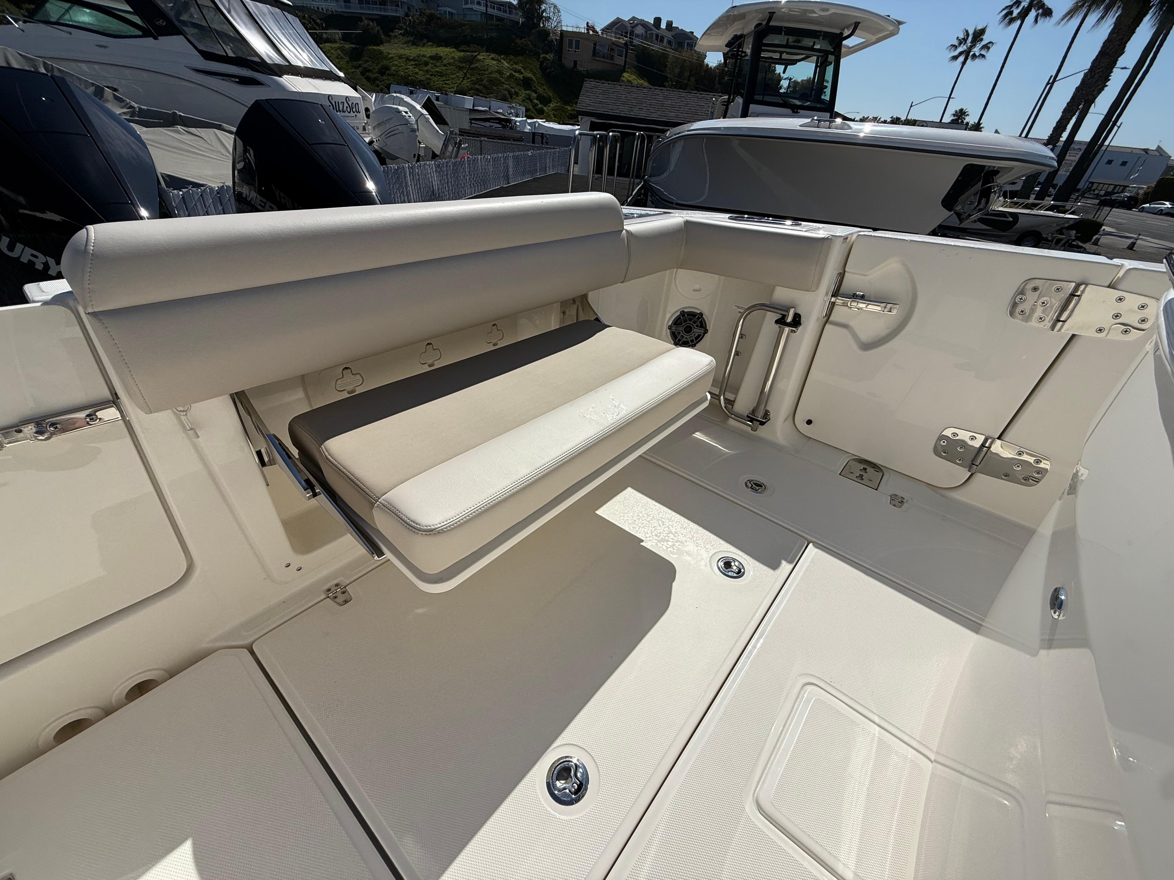 2025 Boston Whaler 280 Outrage #BW0782K inventory image at Sun Country Marine Group, Newport Beach 2025 Boston Whaler 280 Outrage #BW0782K inventory image at Sun Country Marine Group, Newport Beach
