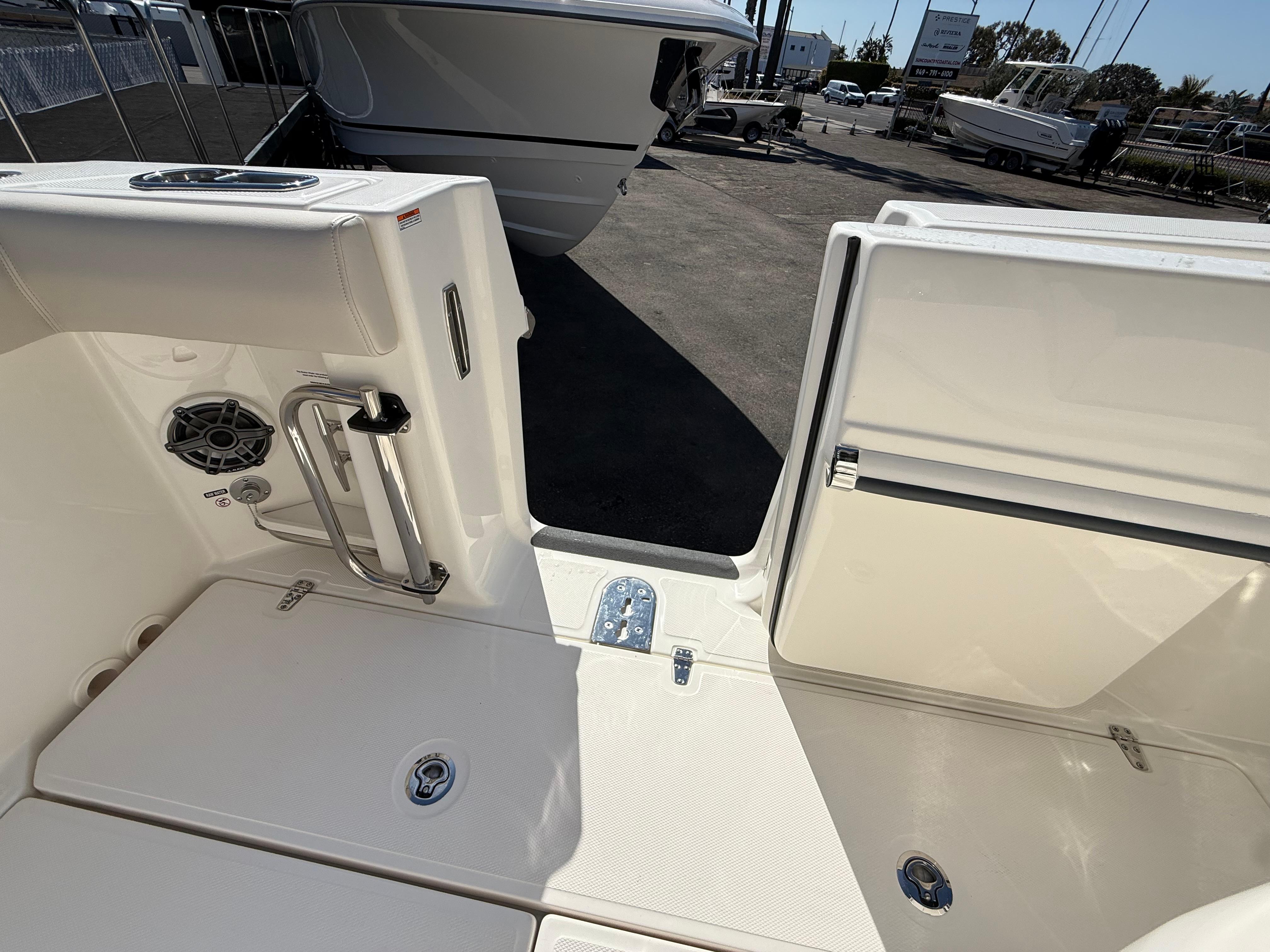 2025 Boston Whaler 280 Outrage #BW0782K inventory image at Sun Country Marine Group, Newport Beach 2025 Boston Whaler 280 Outrage #BW0782K inventory image at Sun Country Marine Group, Newport Beach