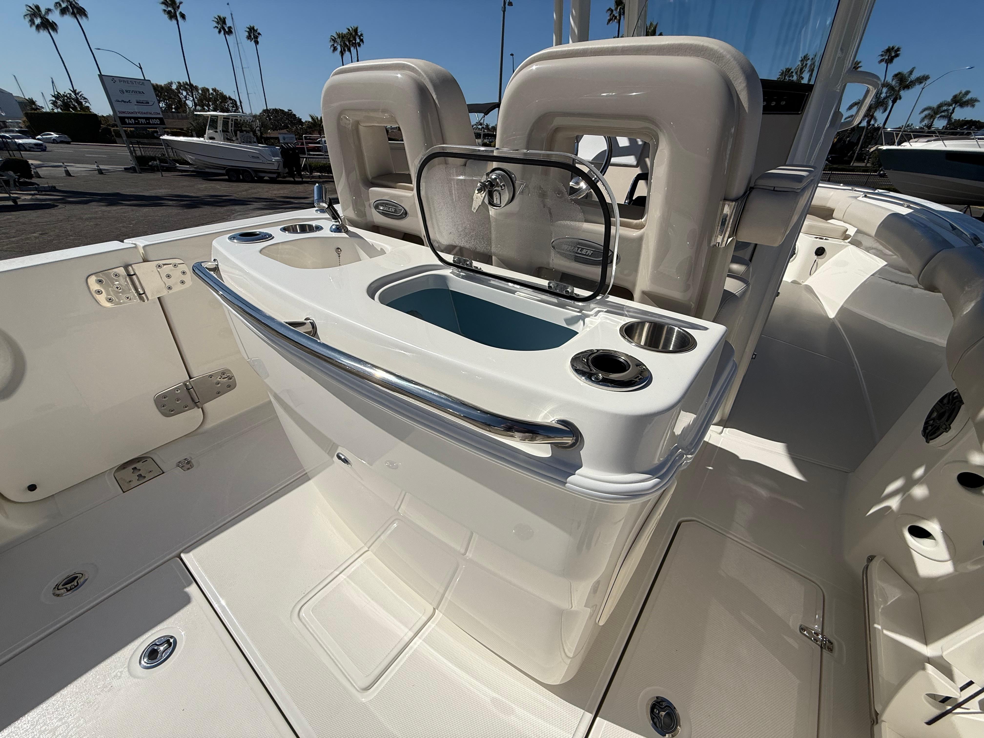 2025 Boston Whaler 280 Outrage #BW0782K inventory image at Sun Country Marine Group, Newport Beach 2025 Boston Whaler 280 Outrage #BW0782K inventory image at Sun Country Marine Group, Newport Beach