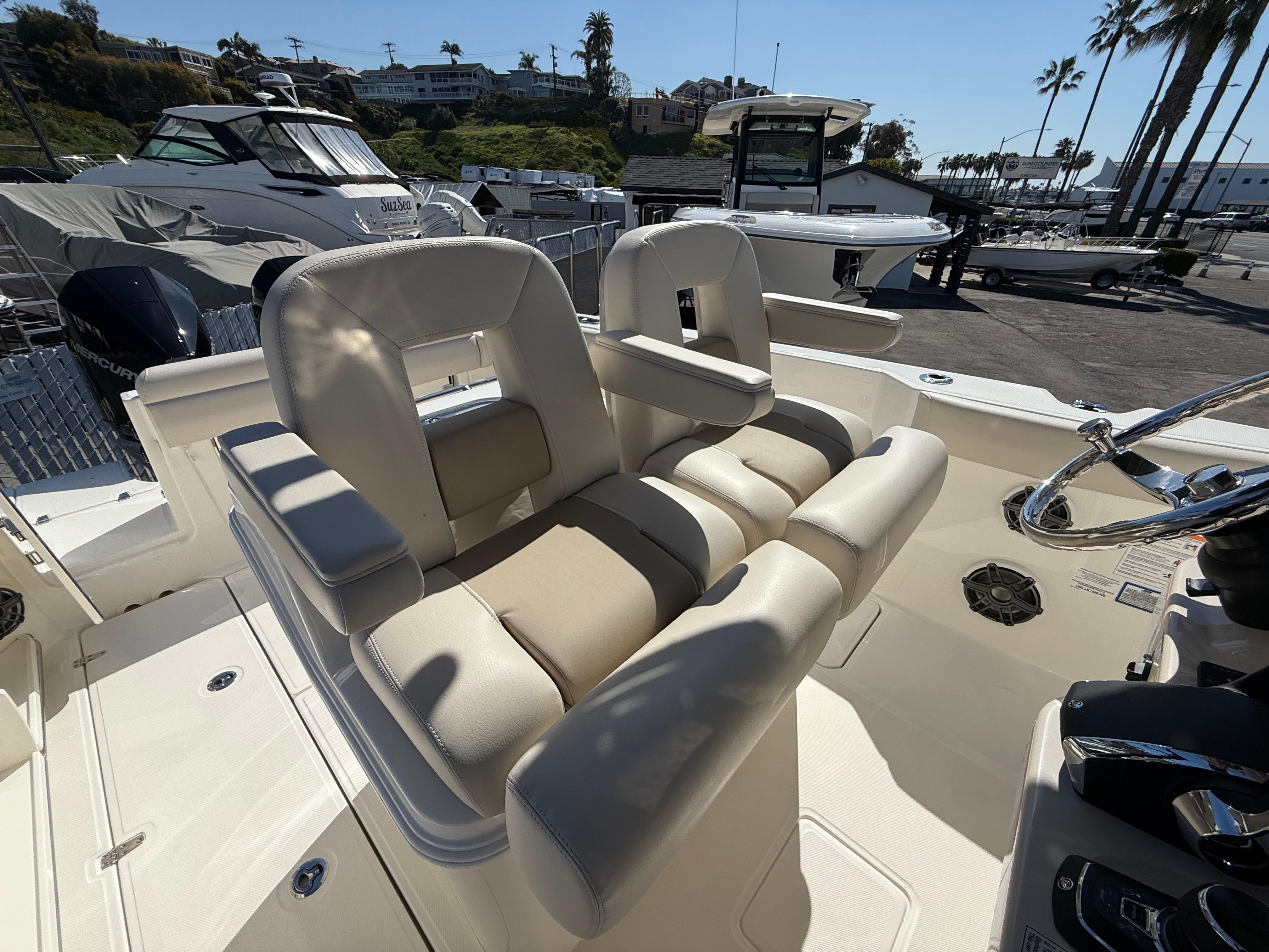 2025 Boston Whaler 280 Outrage #BW0782K inventory image at Sun Country Marine Group, Newport Beach 2025 Boston Whaler 280 Outrage #BW0782K inventory image at Sun Country Marine Group, Newport Beach