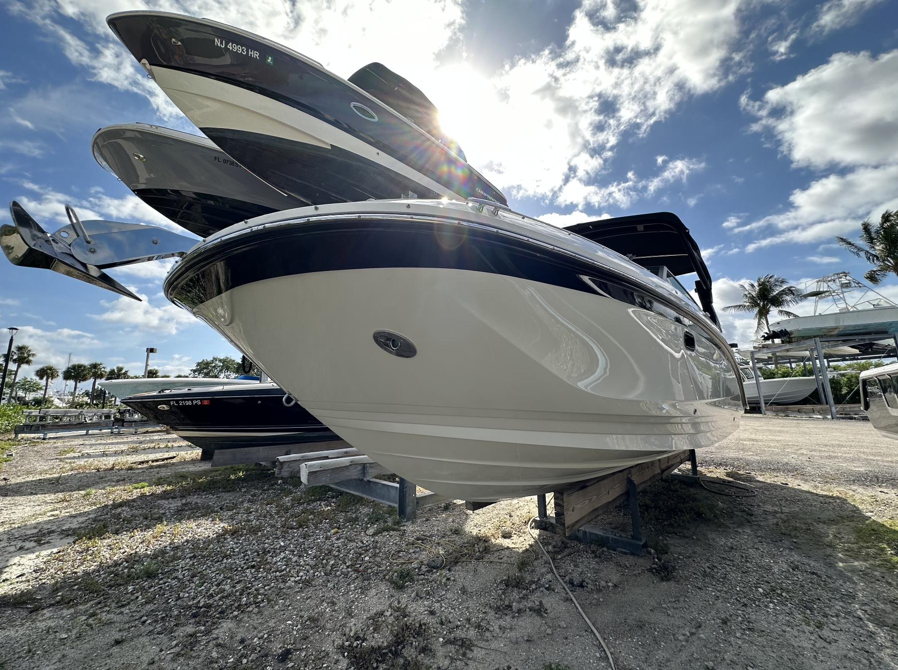 2018 Sea Ray SDX 290 Outboard