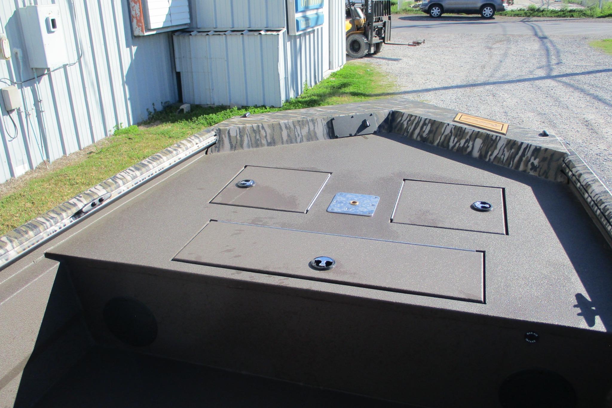 2026 Avid 18 Rogue CC-8