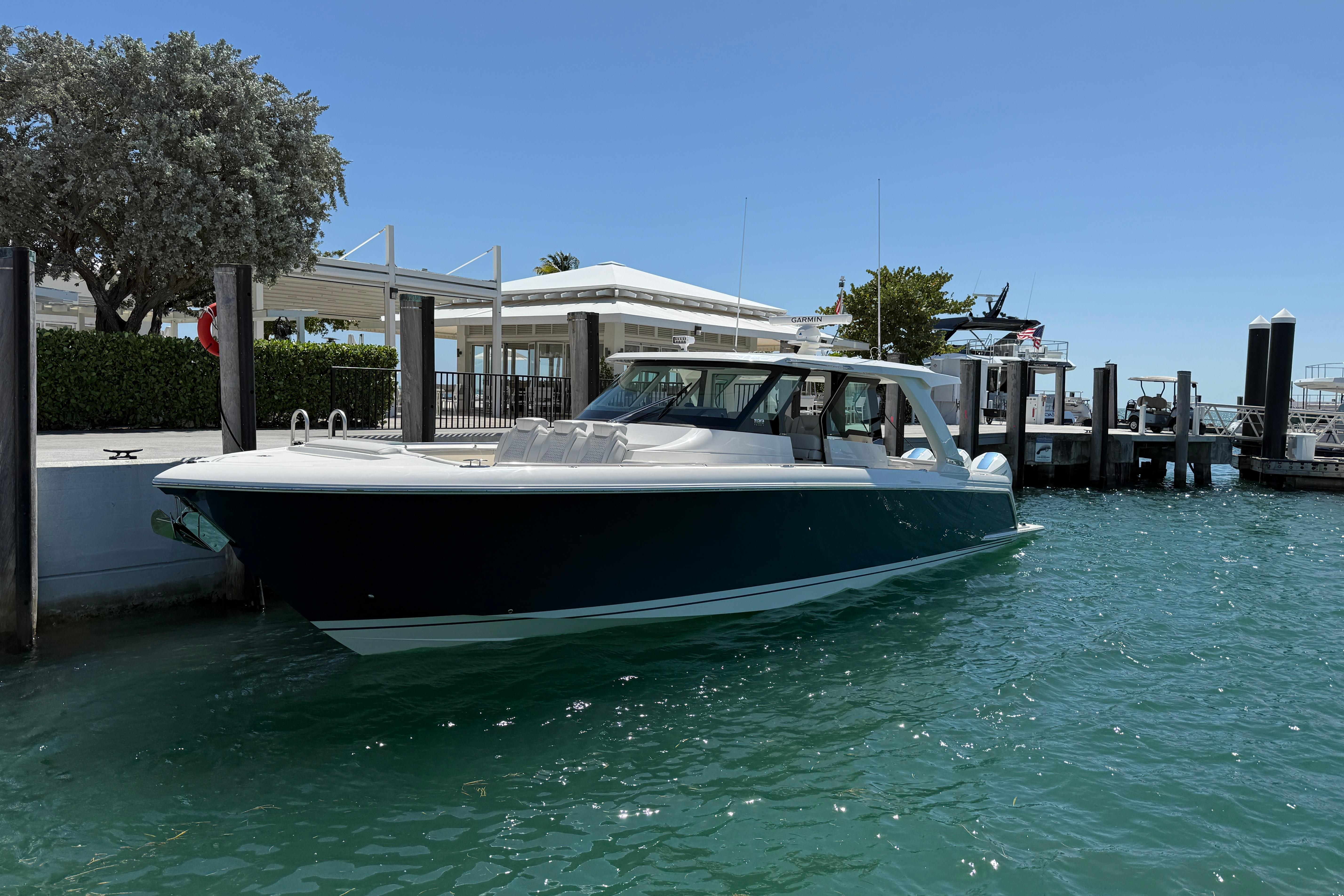 Tiara Yachts 48 LS