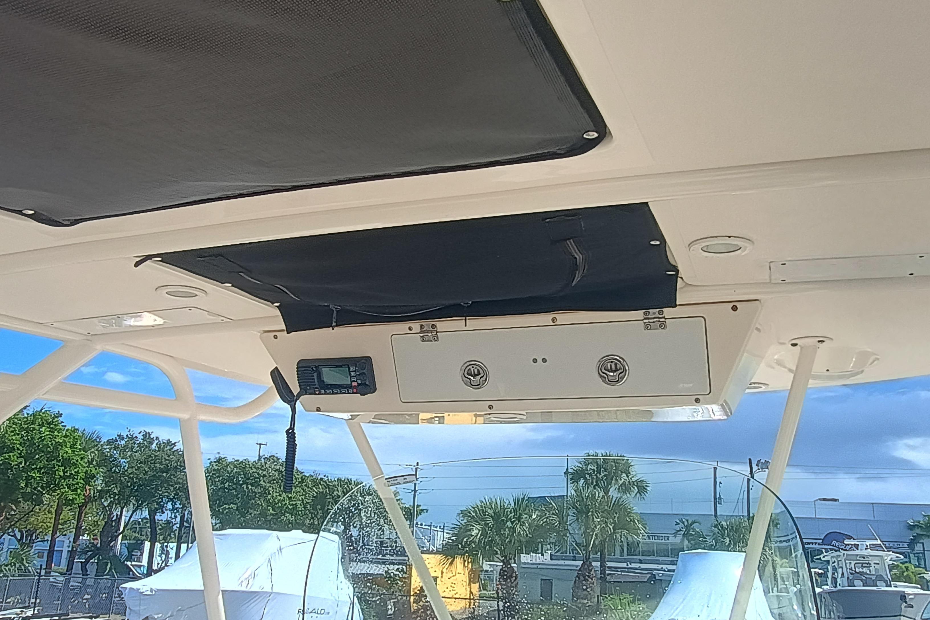 S28-117 BROKERAGE JOE