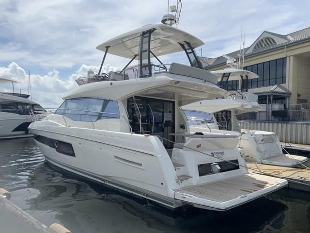 2019 PRESTIGE 460